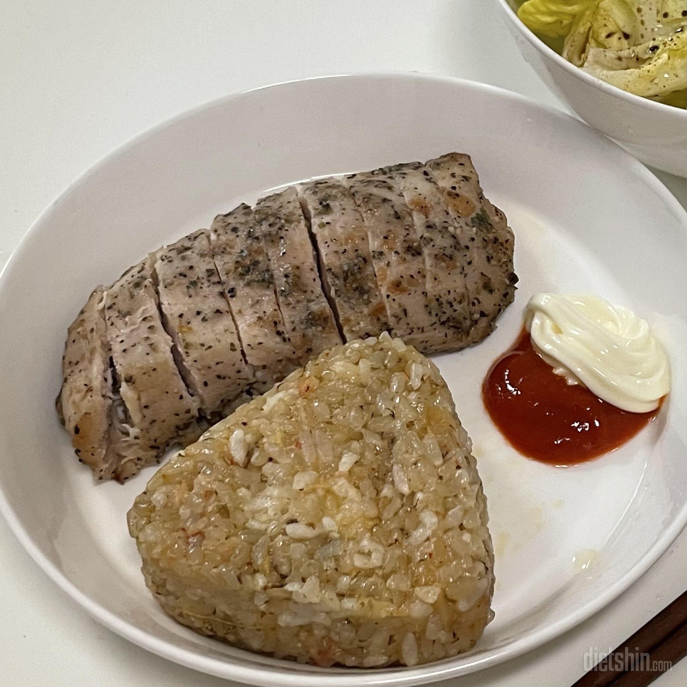 맛있어요! 특히 김치치즈 최애입니다.