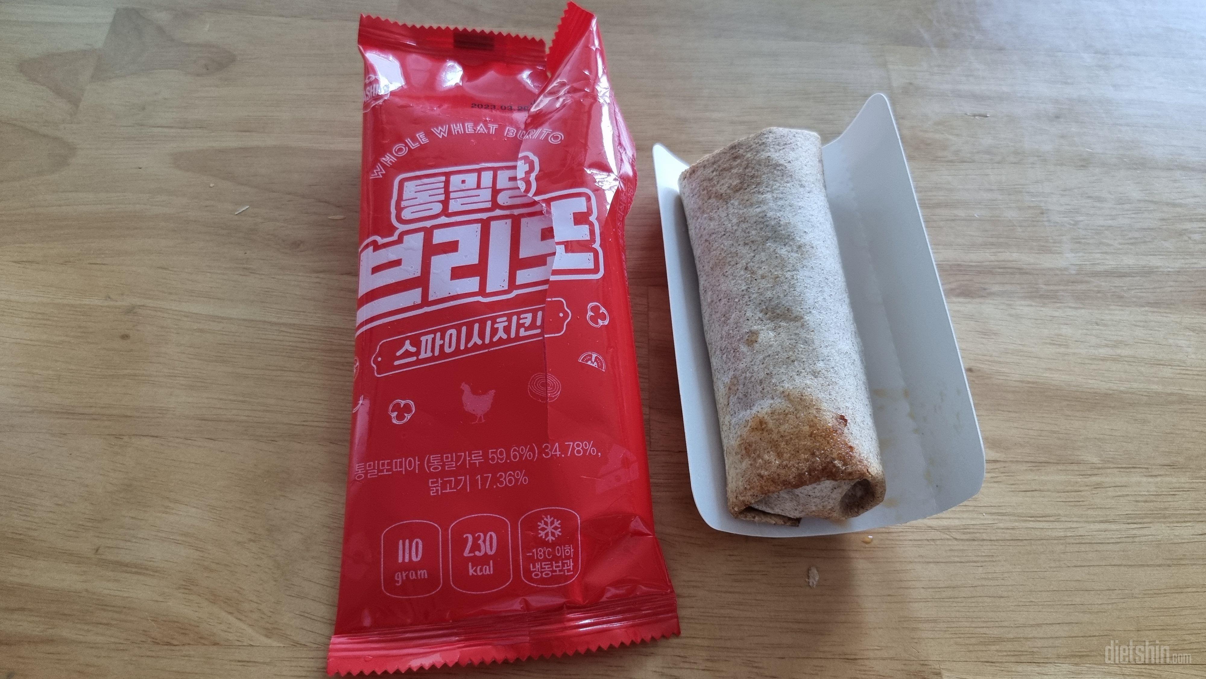 스파이시치킨 생각보다 맛있네요^^ 맵