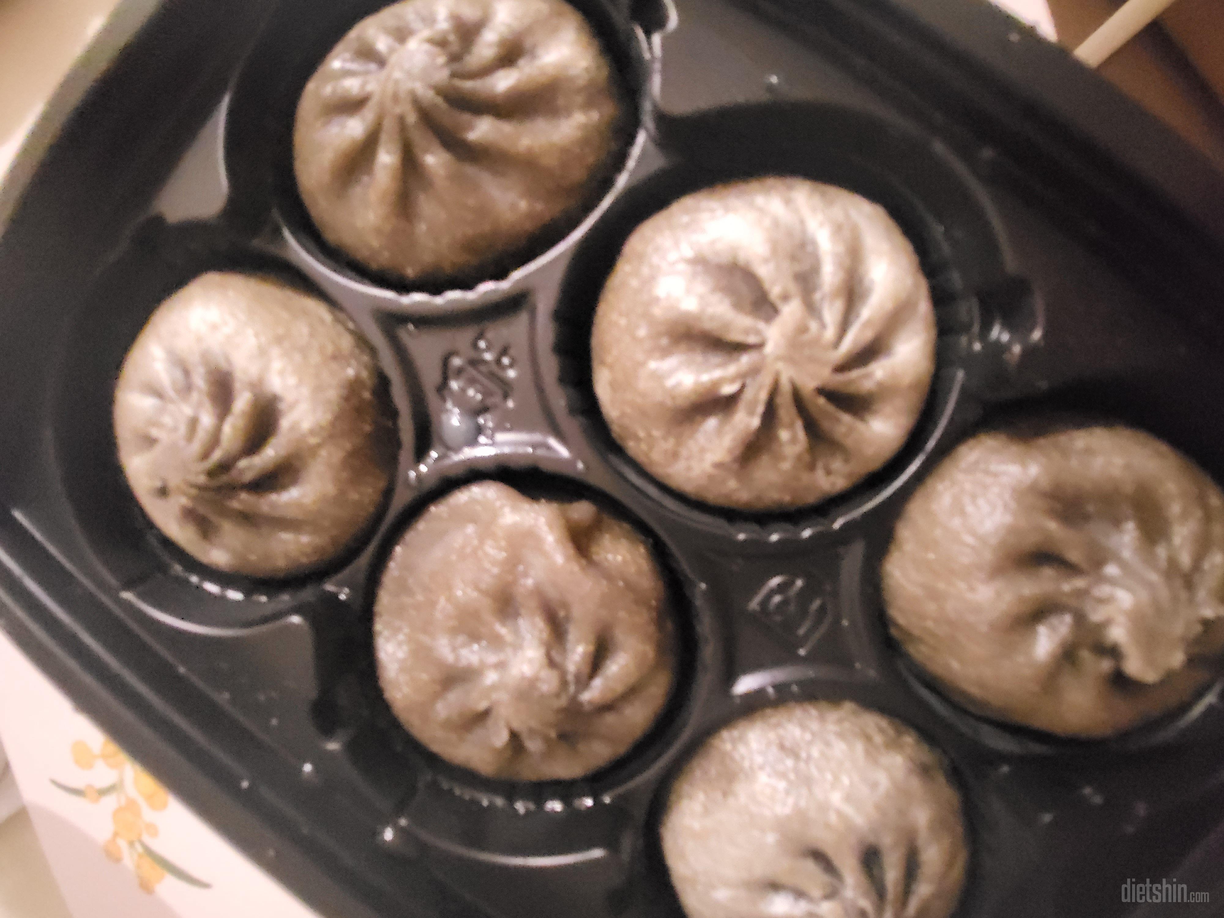 그냥 만두 같고 맛있어요~ 
가볍게