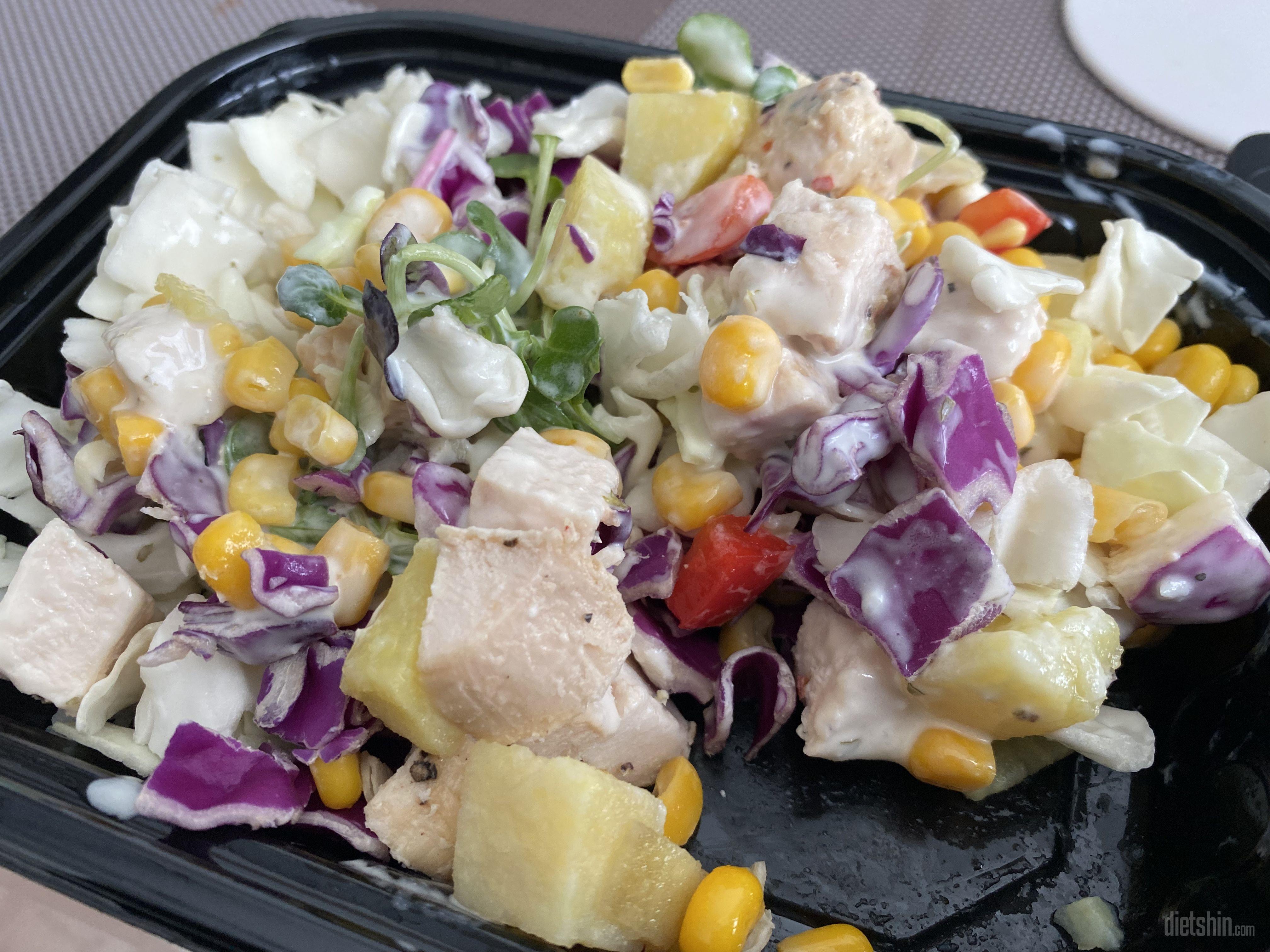 채소 신선하고 드레싱도 함께와서 한끼