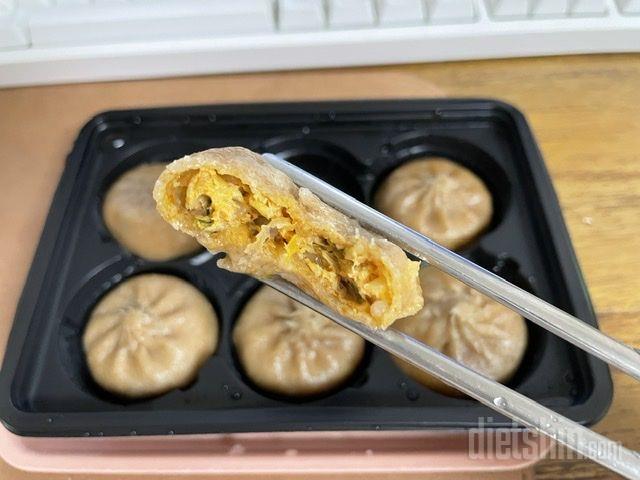 먹을 땐 매콤하다 싶었는데(김치맛)