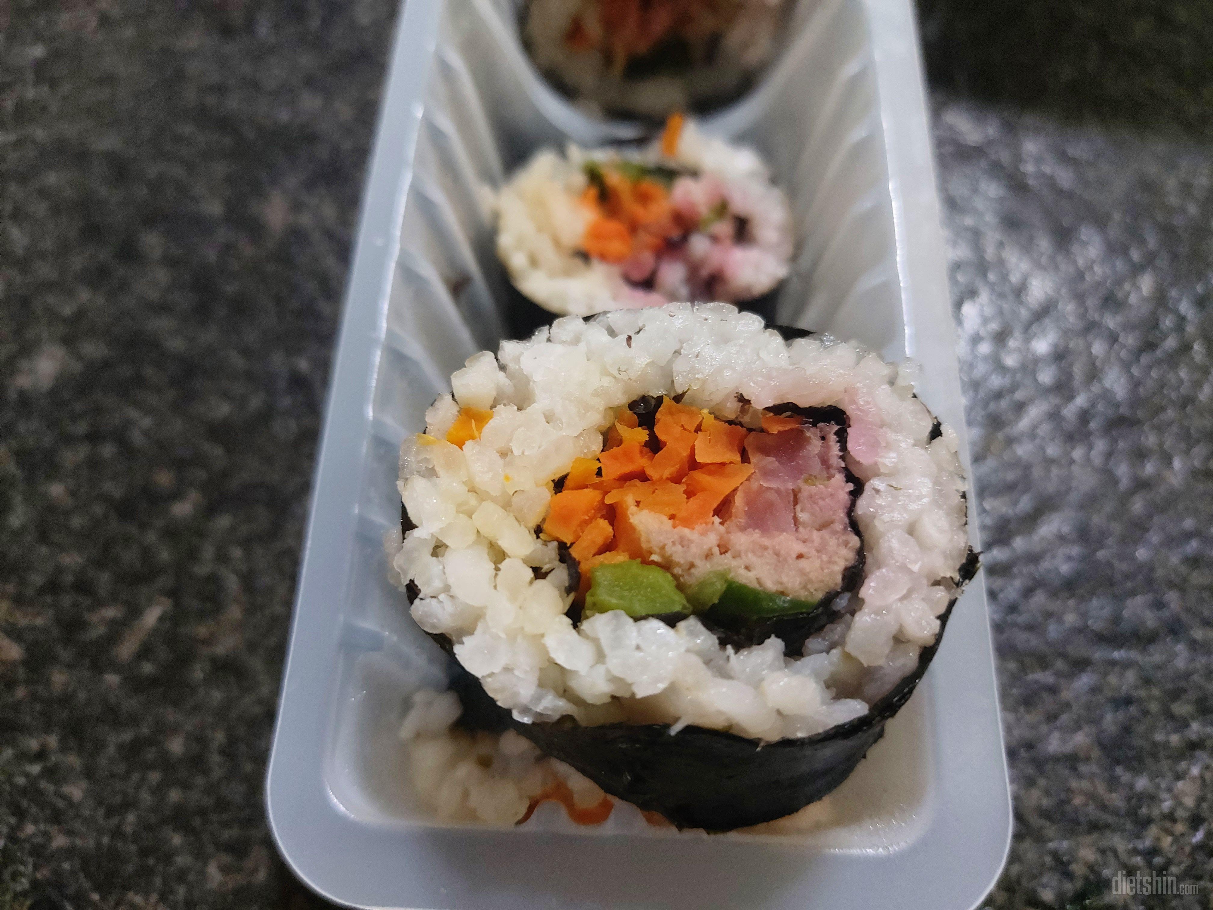 같은 회사꺼
비건김밥 맛있게 먹어서
