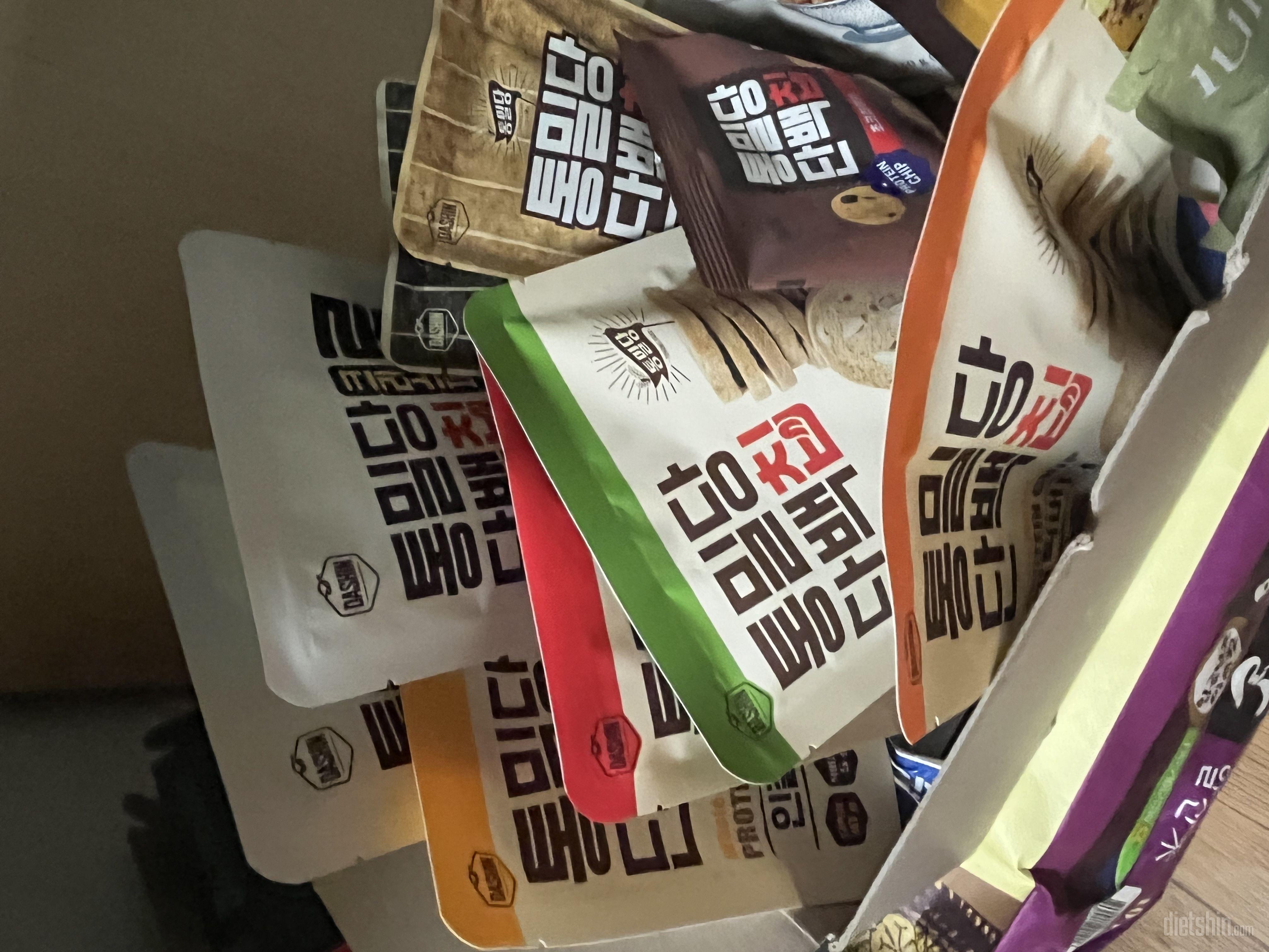 서비스로 받았던 단백칩이 맛있더라구요