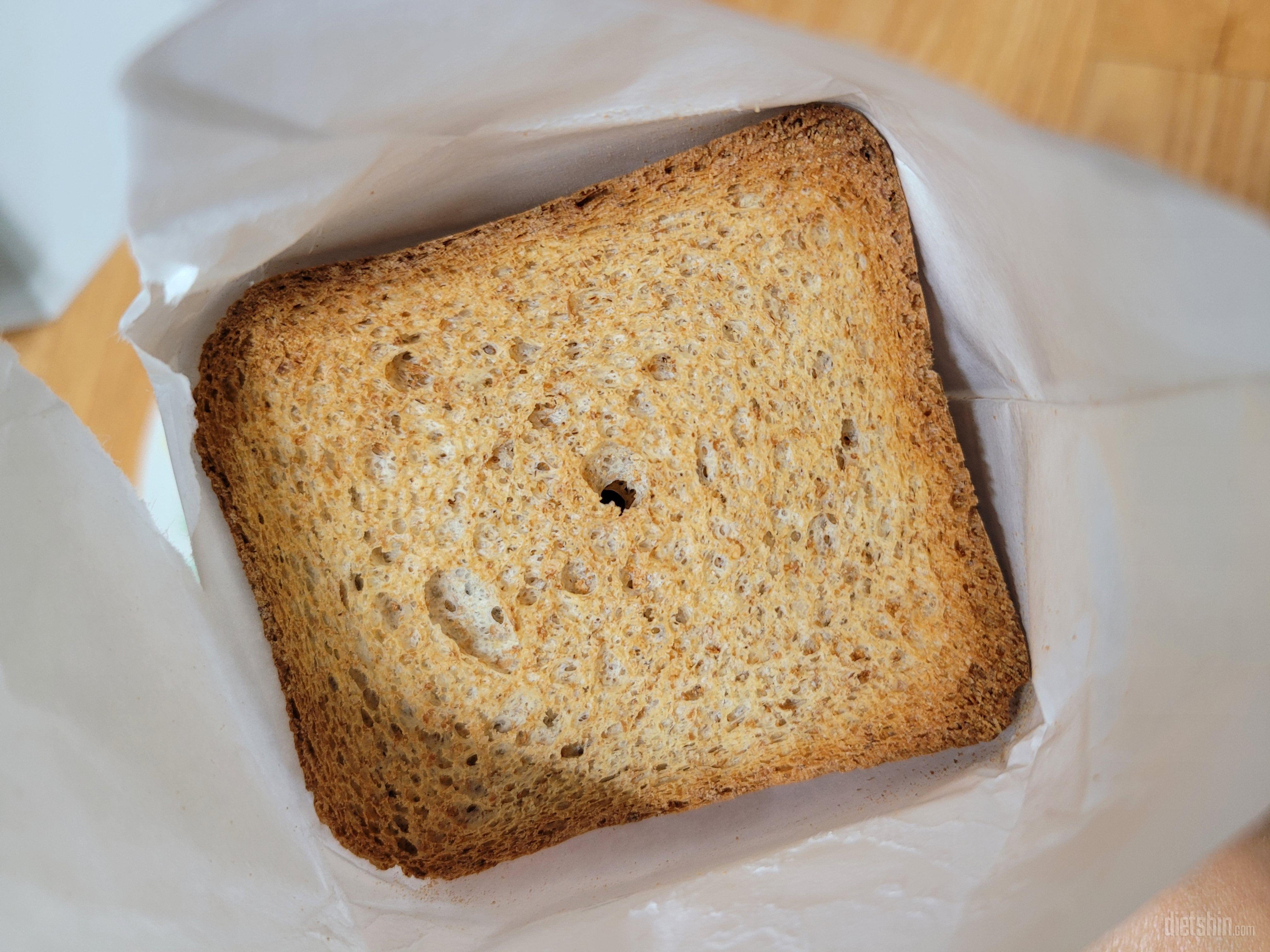 고소하고 맛있어요~~ 

토스트비스킷