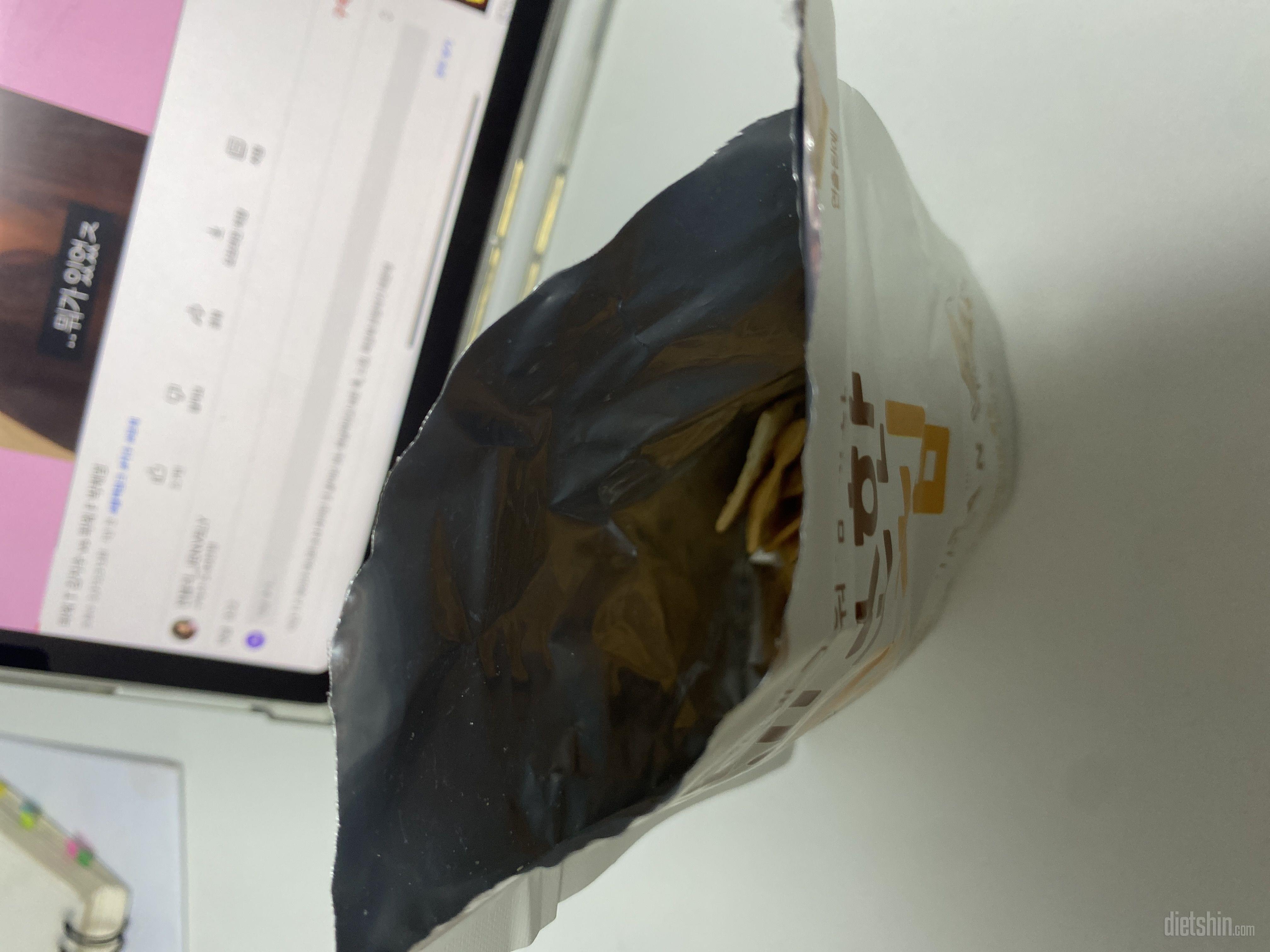 입 심심할 때 먹기 좋고 맛도 좋아서