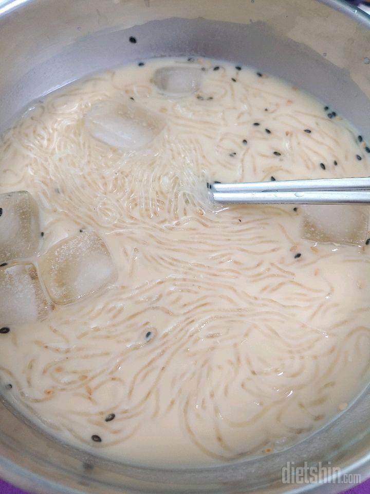 천사채 콩국수