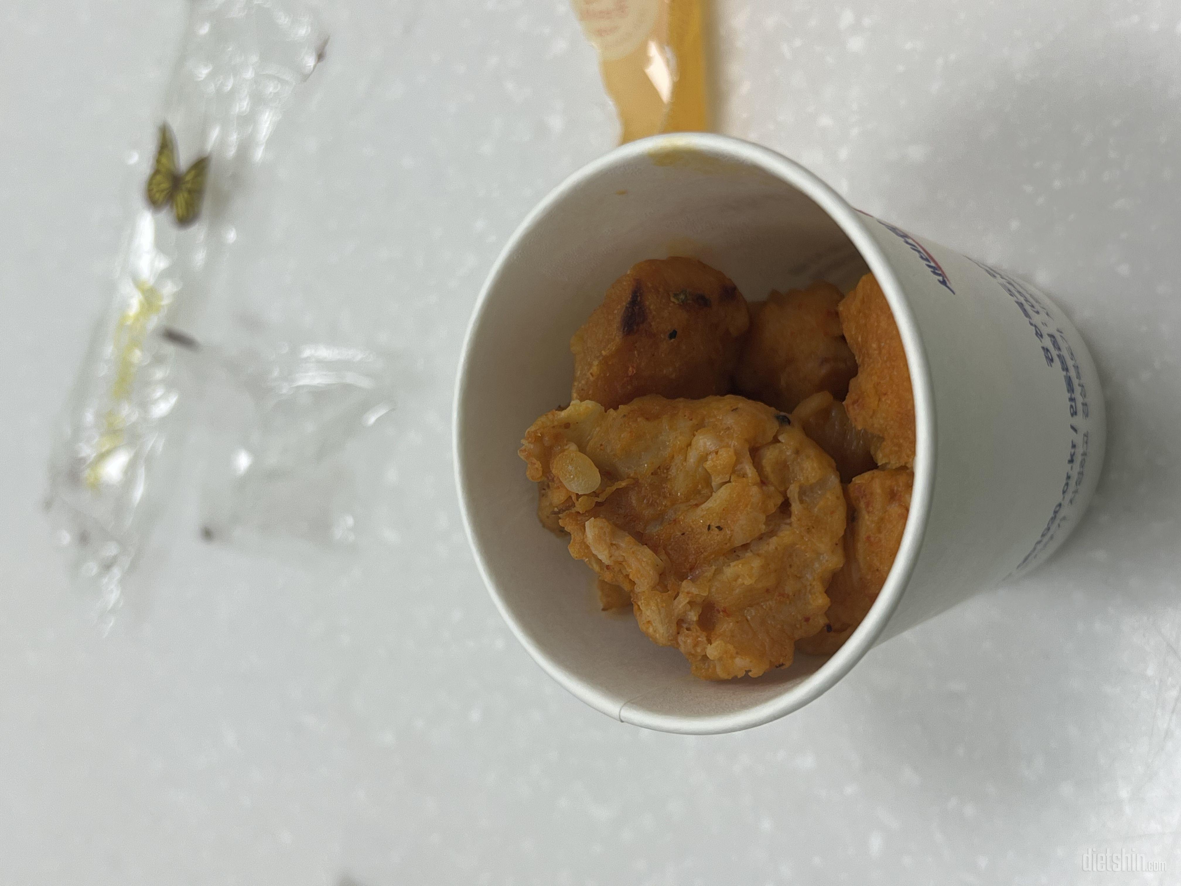 매워요
불닭맛이 많이 나지는 않는데
