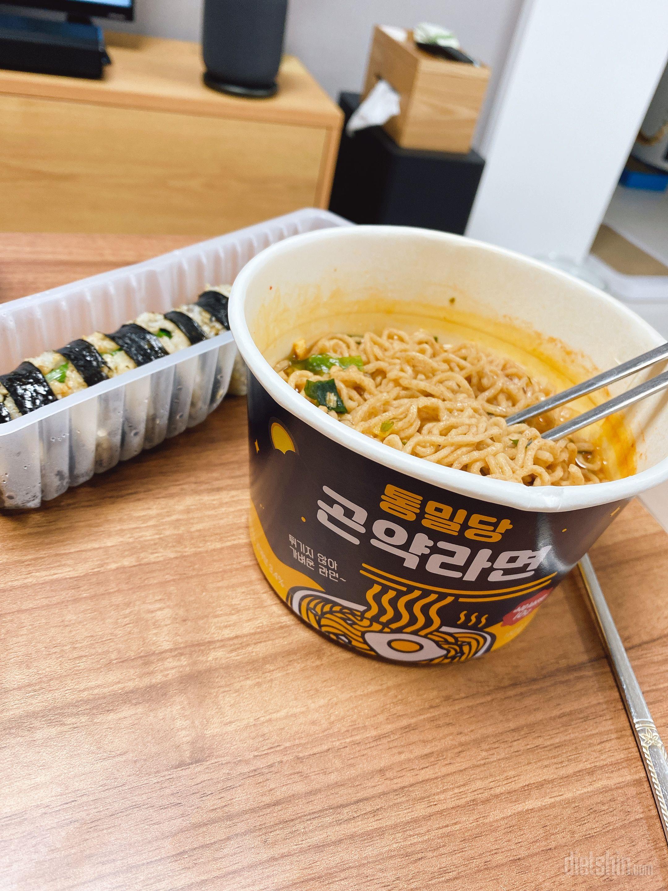 오징어 짬뽕 맛이라는 후기를 봤는데