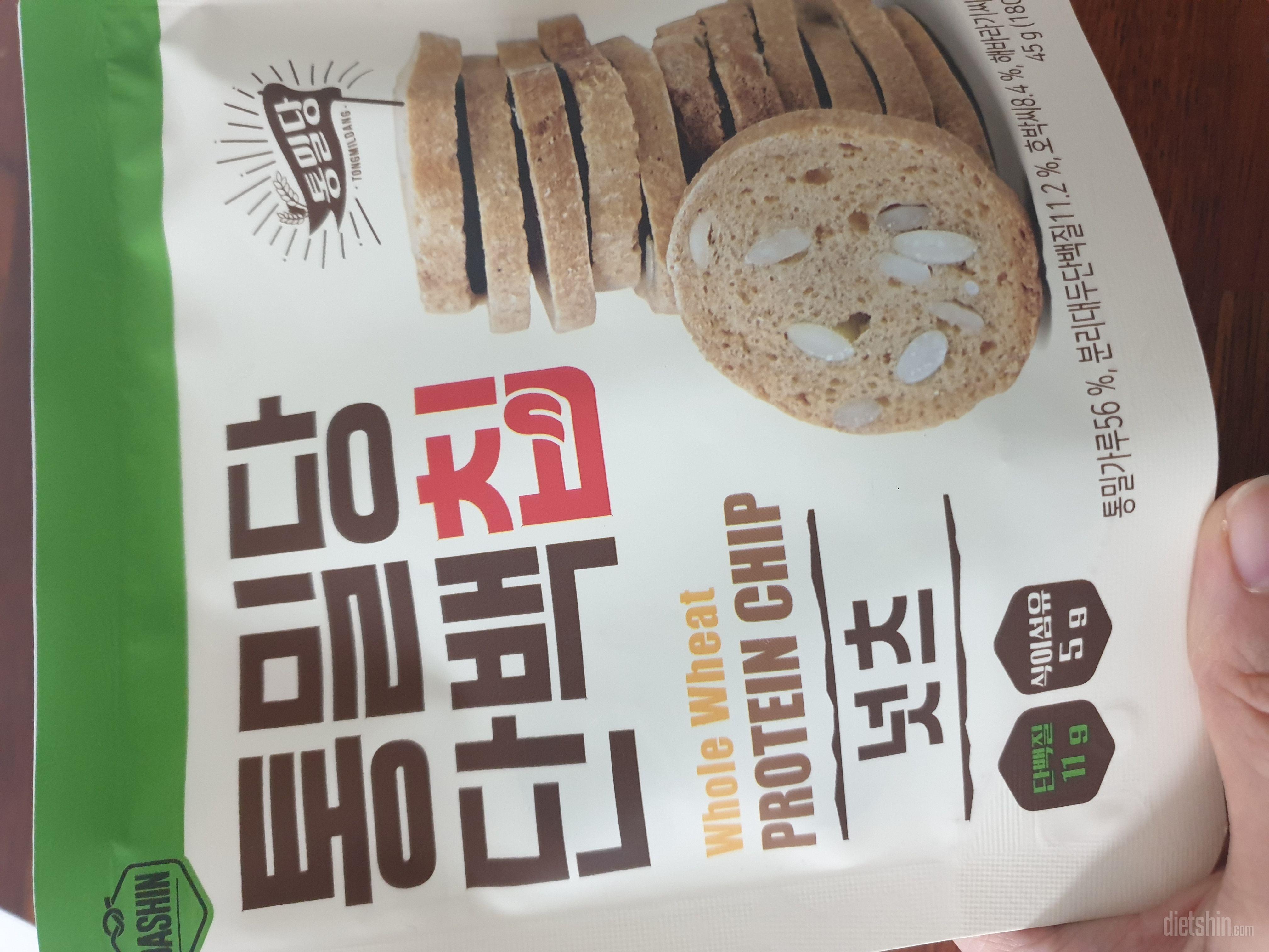 일반 과자보다는 맛이 없지만~~ 입이