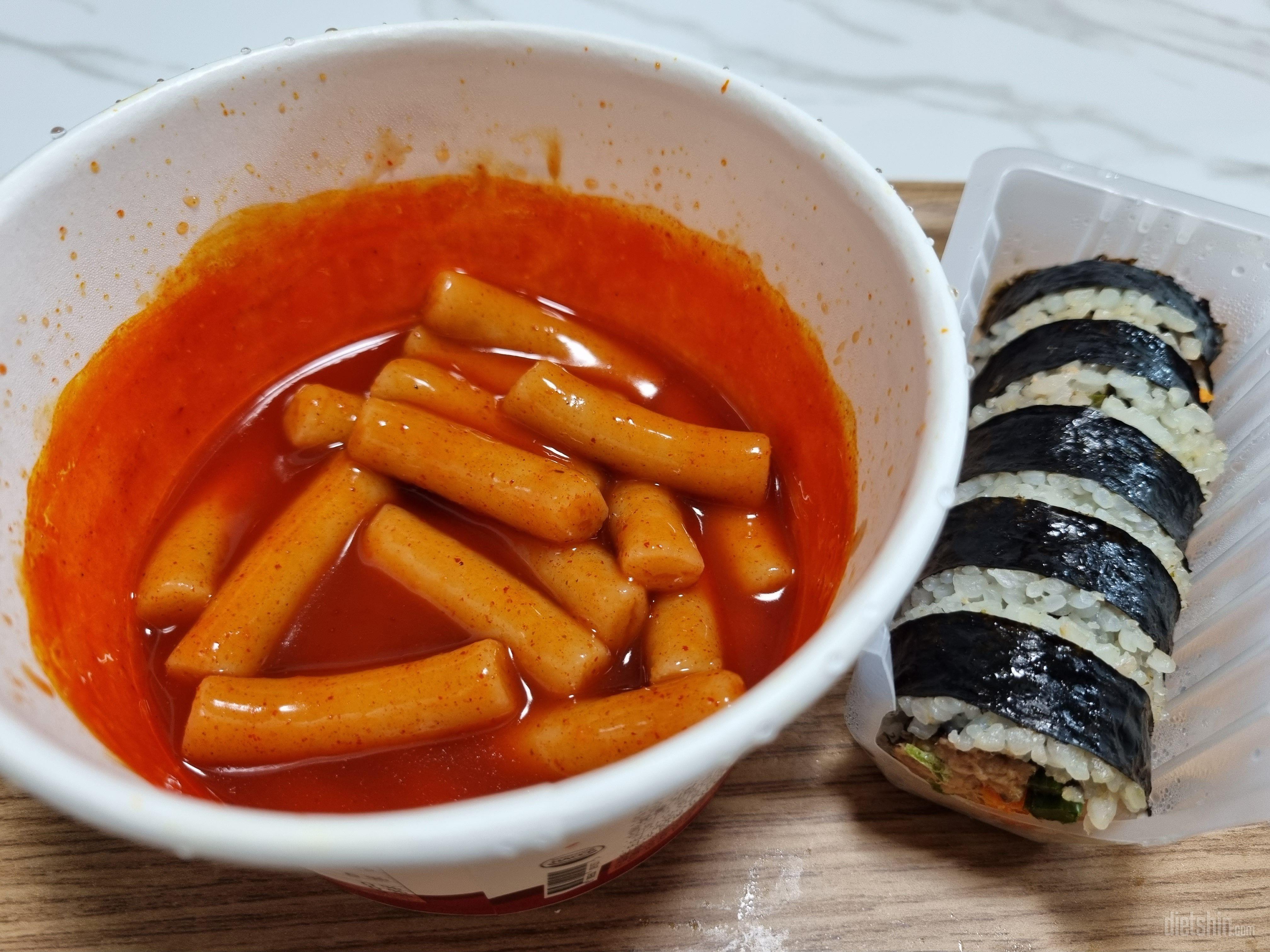 간편하고 맛있어요! 곤약김밥이랑 먹었