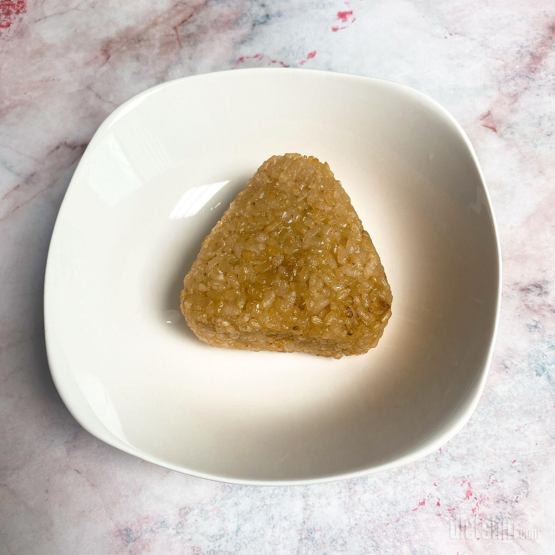 주먹밥 먼저 먹어봤는데 맛있어요