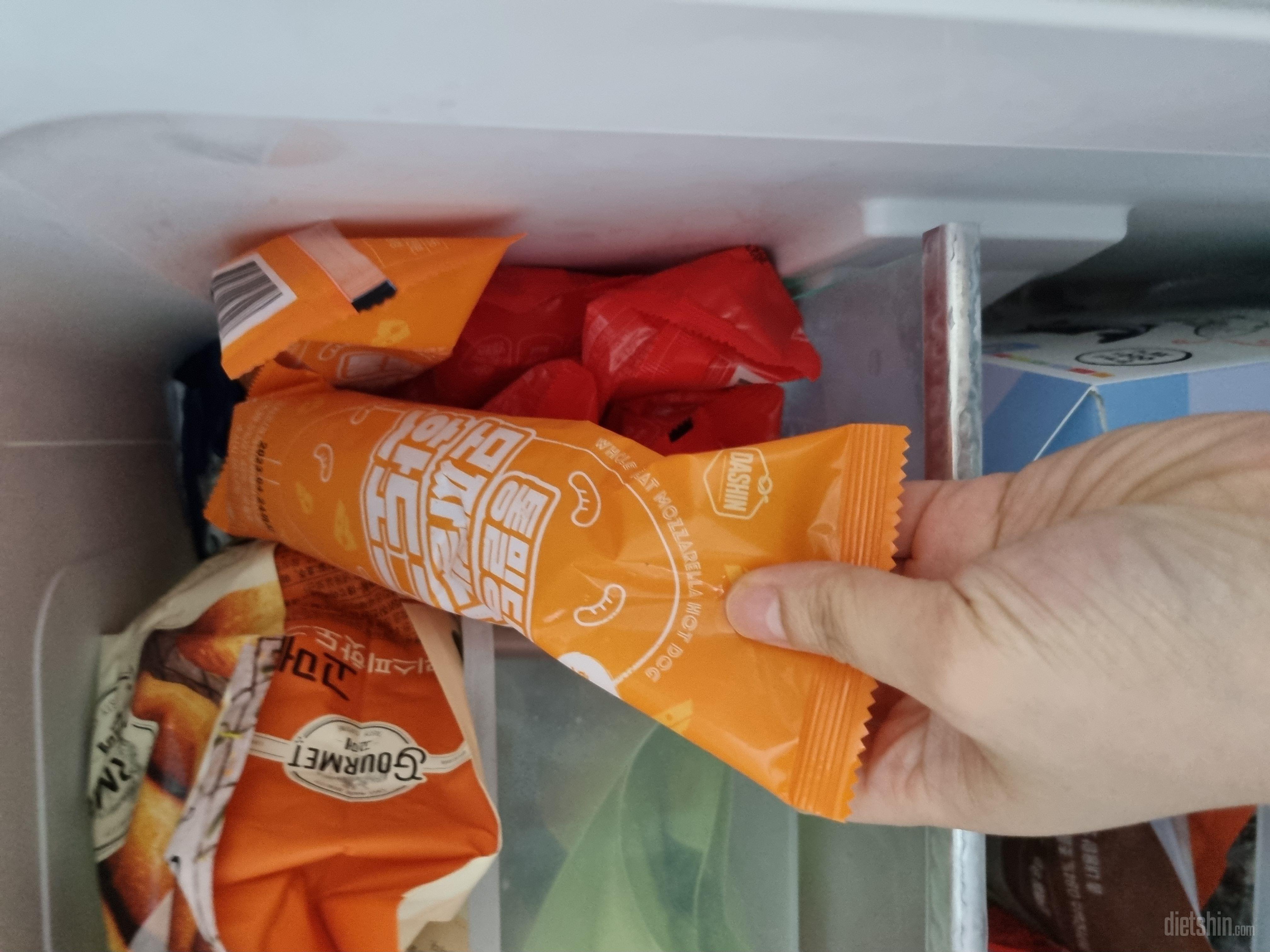 일반 핫도그보다 훨쒼 맛있어요. 다욧