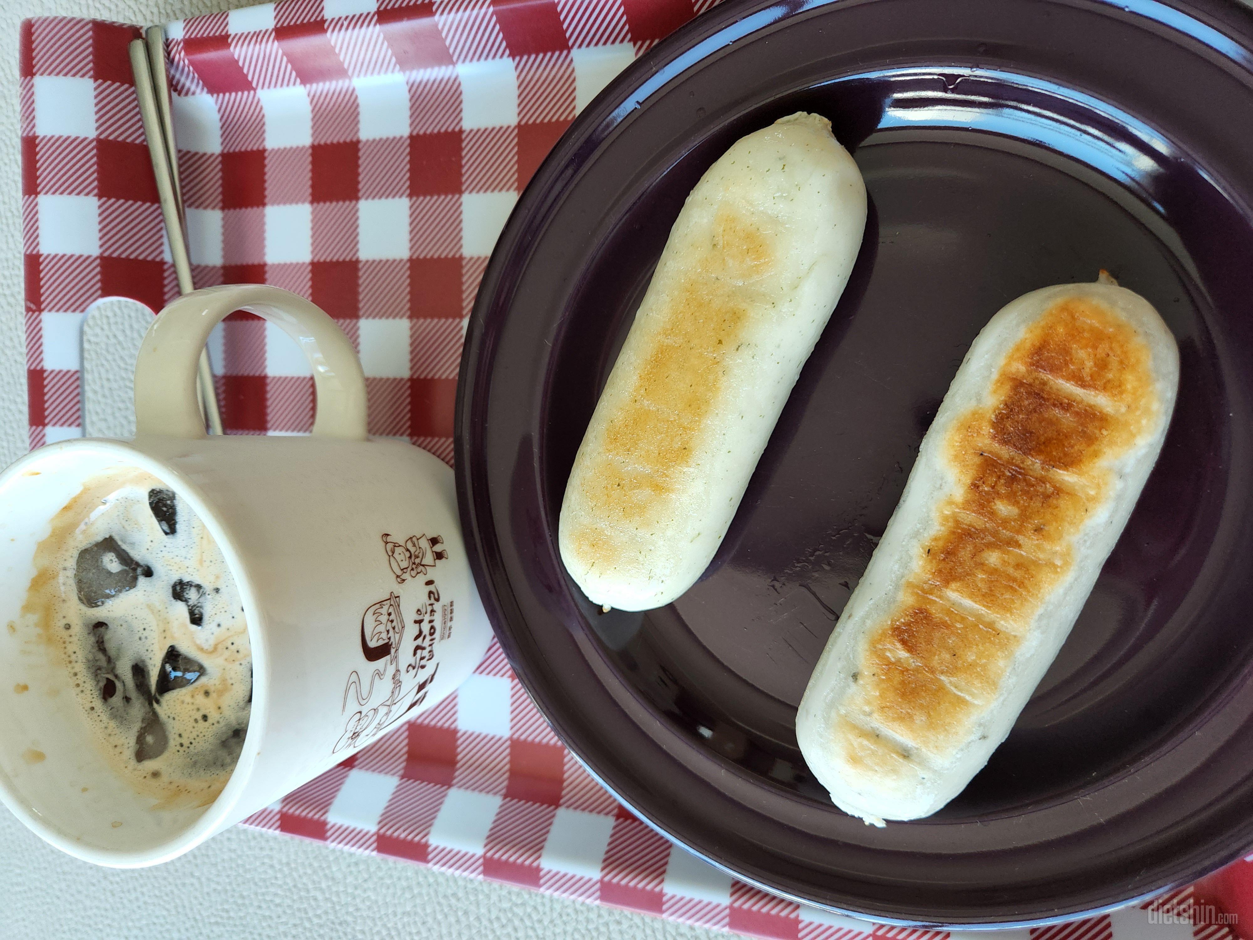 생각했던 맛과는 좀 다르긴한데 프라이