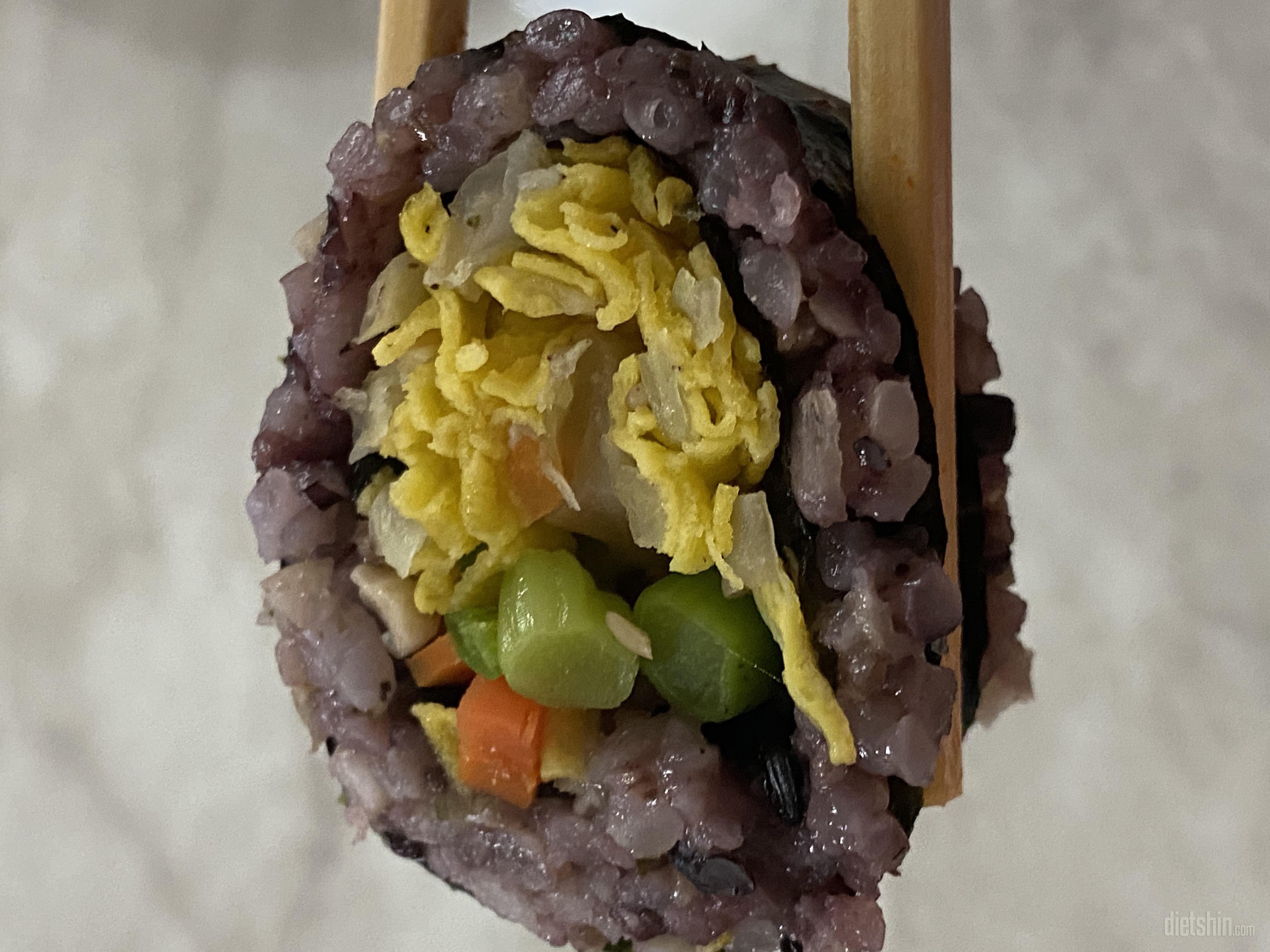일반 김밥 맛인거 같은데요???
혁