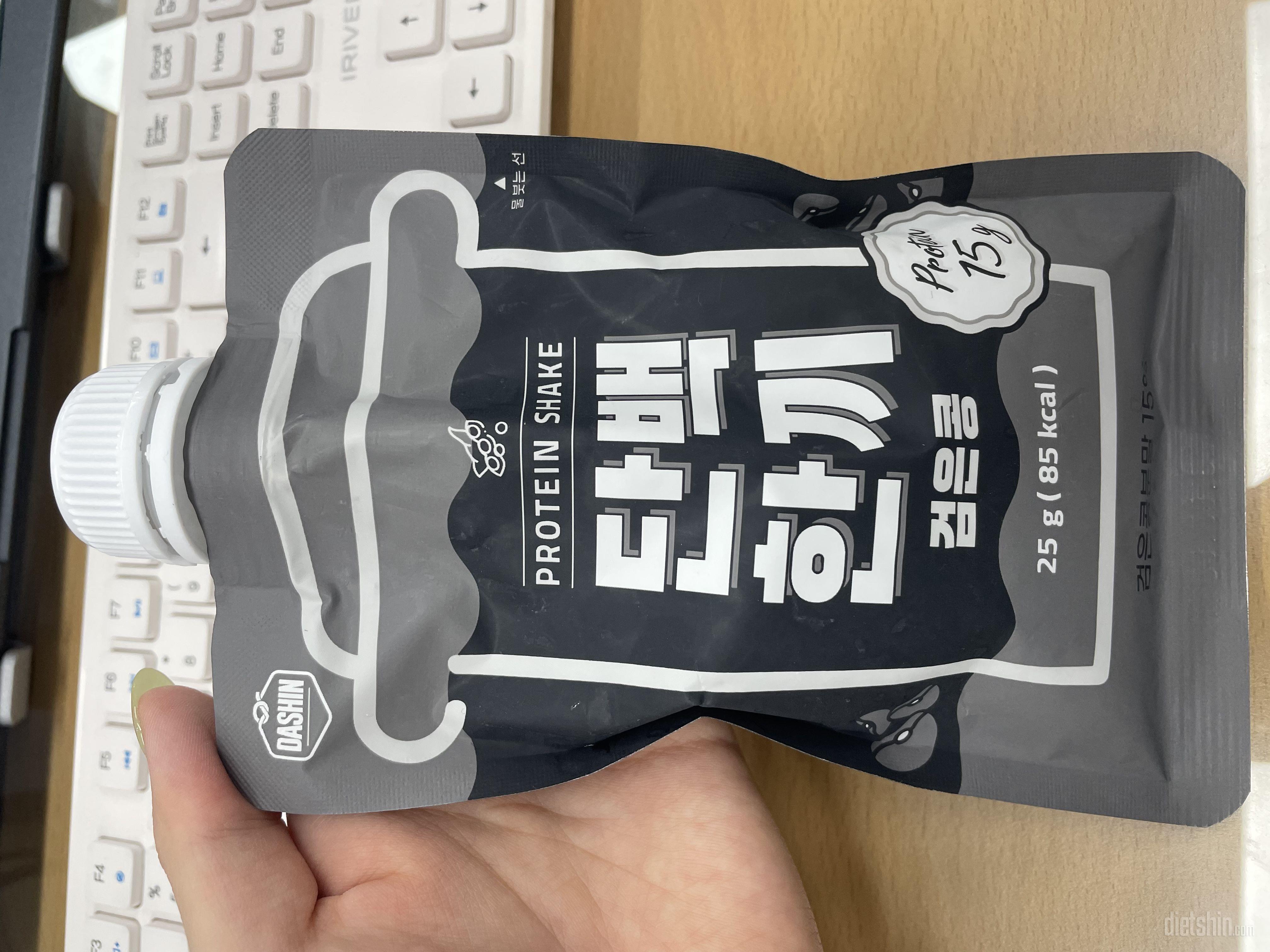 물에 타서 마셔도 맛이 괜찮네요. 우