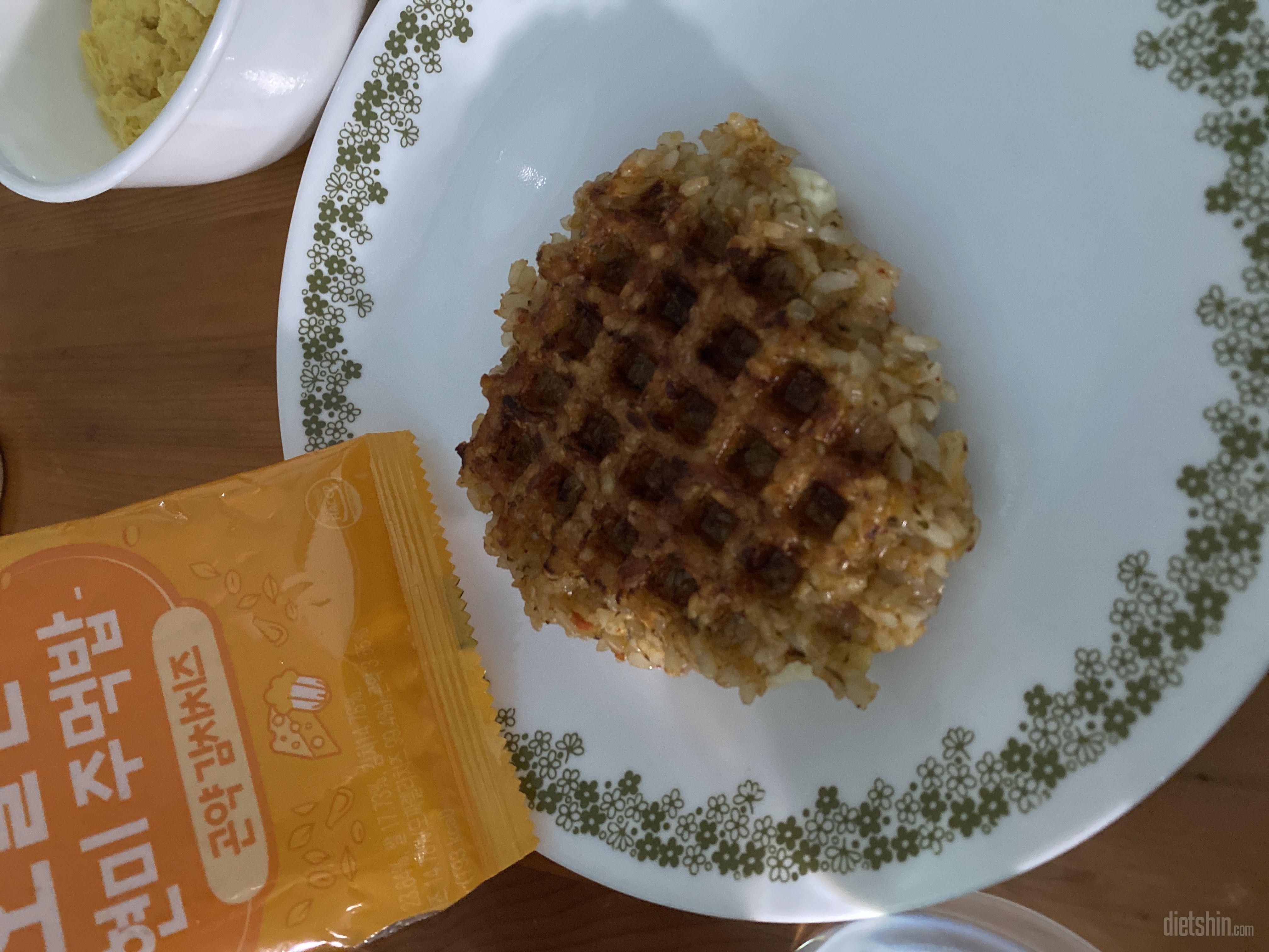 와플 기계에 눌러 먹으면 두배 세배