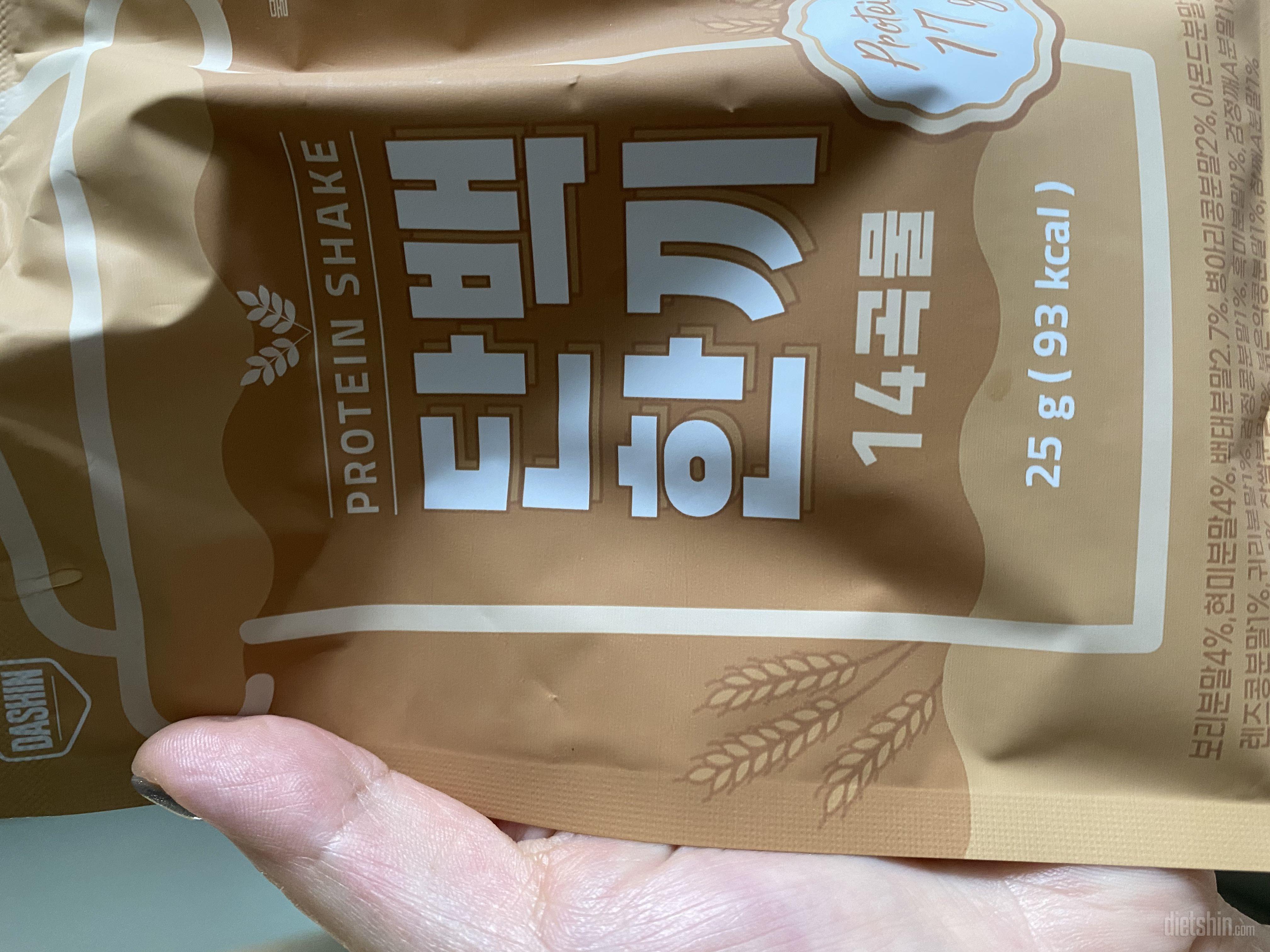 먹을만한데 우유나두유로 먹어야 더맛나