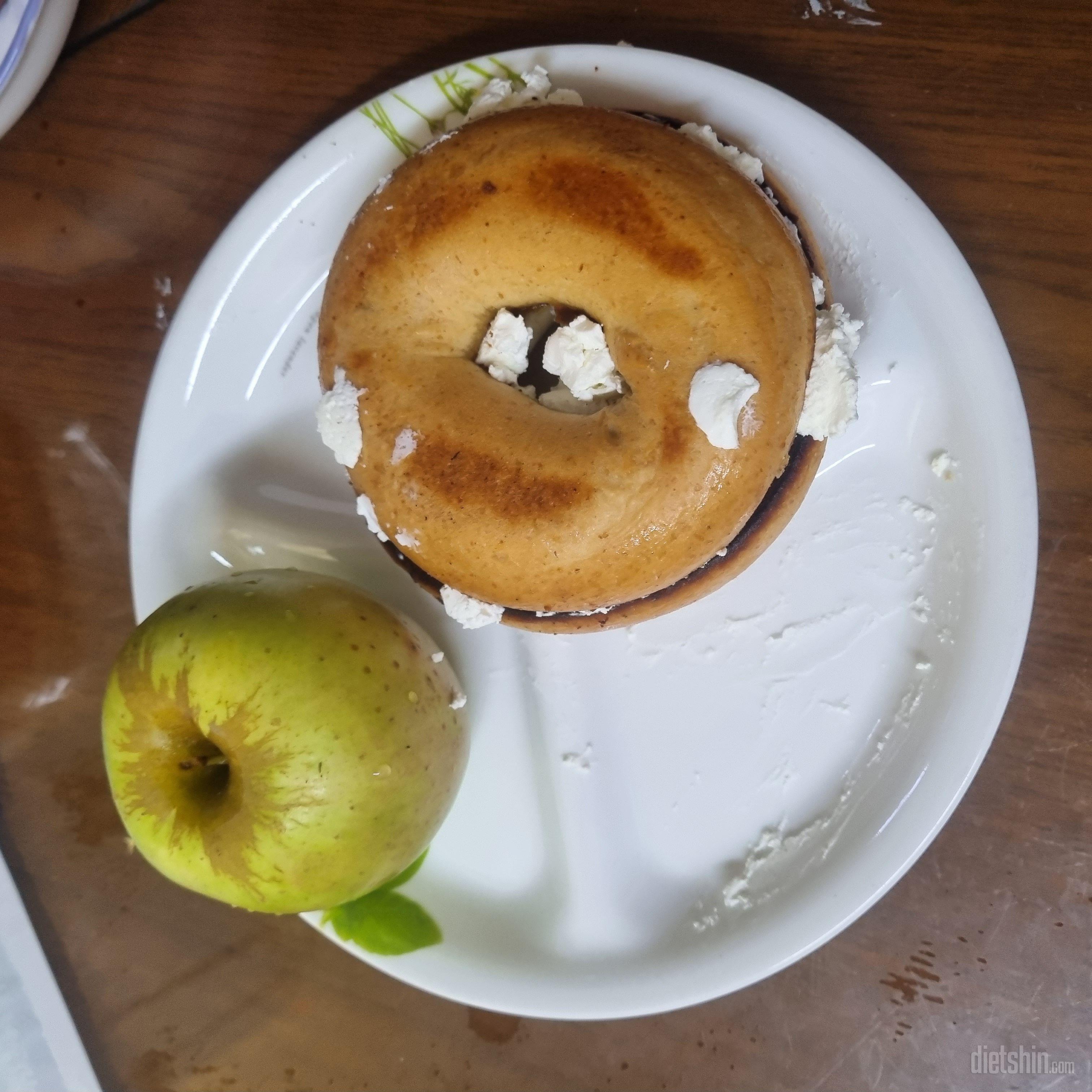 아침으로 간단히 먹기 좋아요