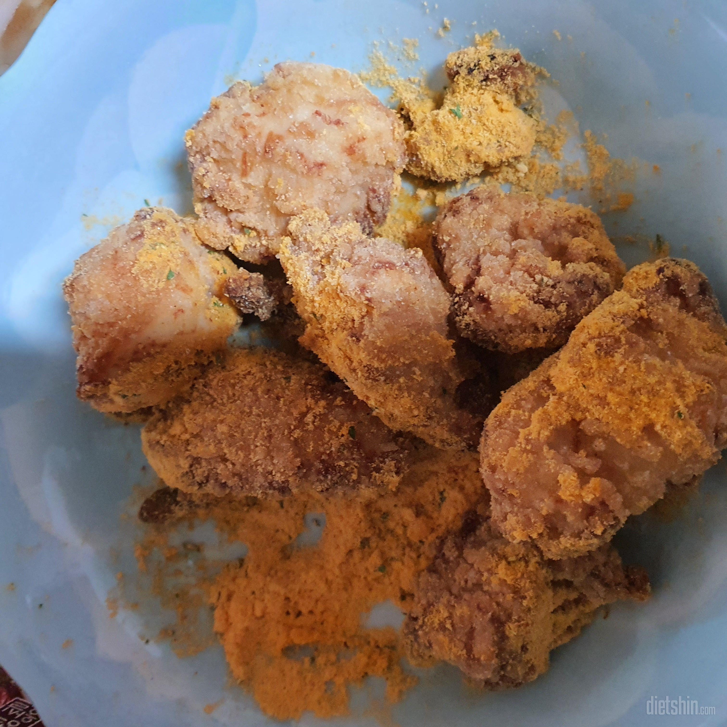 치킨 중에 제일 맛있어요~^^  소스