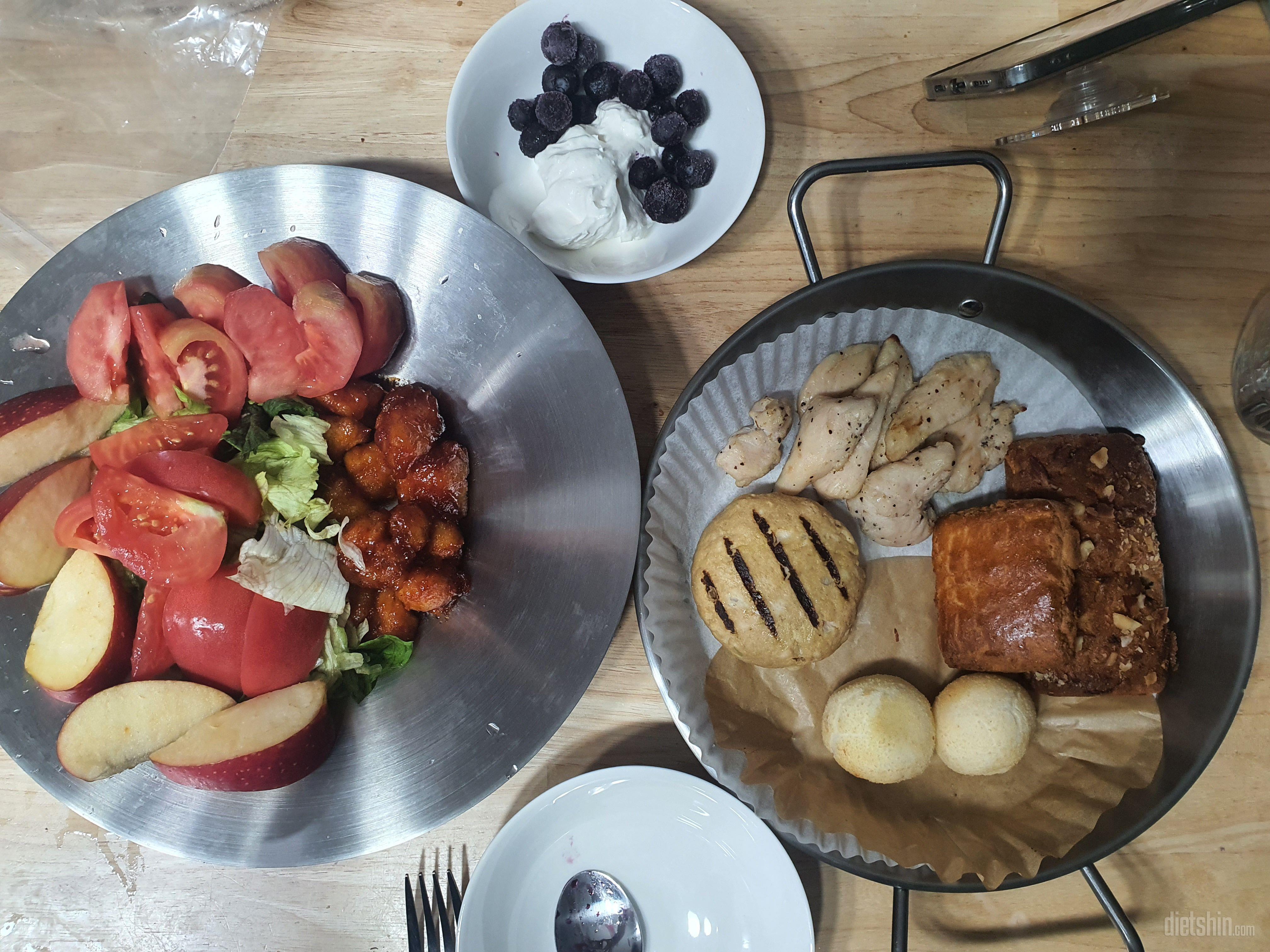 담백하고 맛있어요 닭가슴살만 먹다가