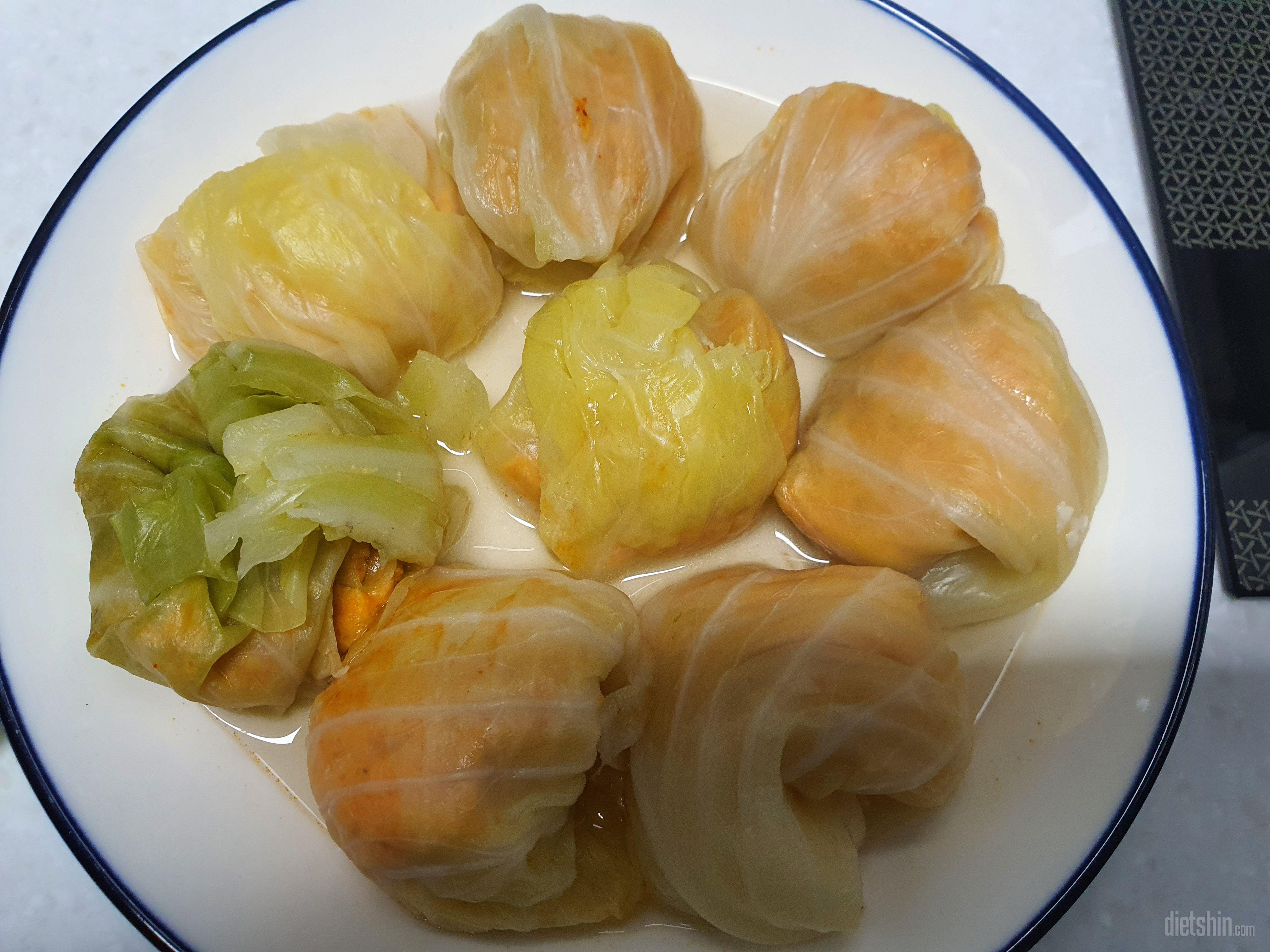 맛은 나쁘지 않고 양배추를 많이 먹을