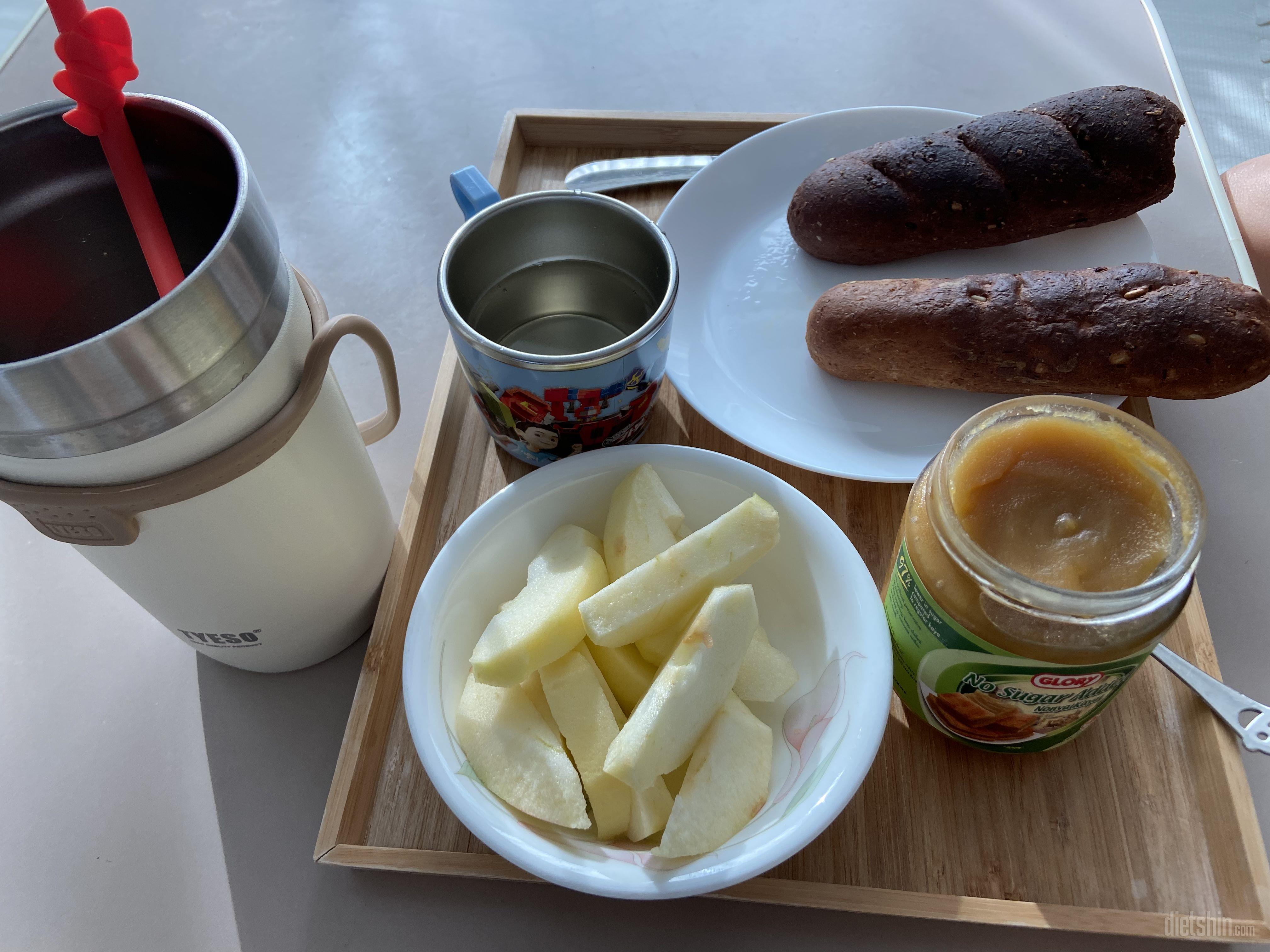 통밀빵 진짜 맛있어요!! 조금씩 자주