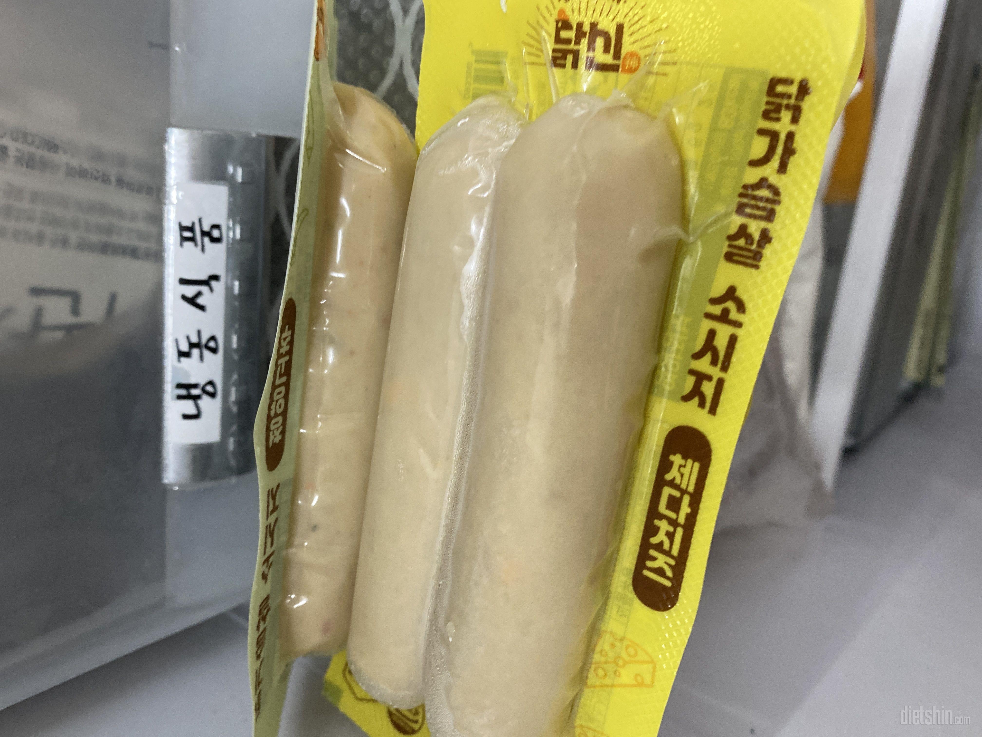 맛이 좀 강한 편인데 닭 질리도록 먹