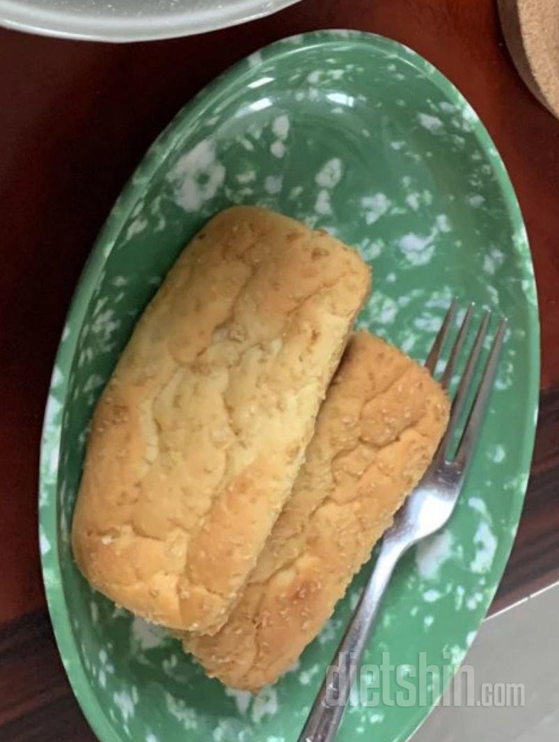레몬맛 정말 맛있어요. 소시지랑 같이