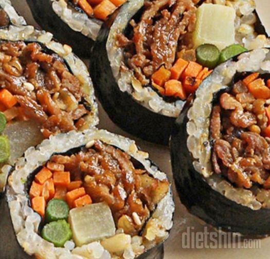 방금싼 김밥처럼은 아니더라도

간