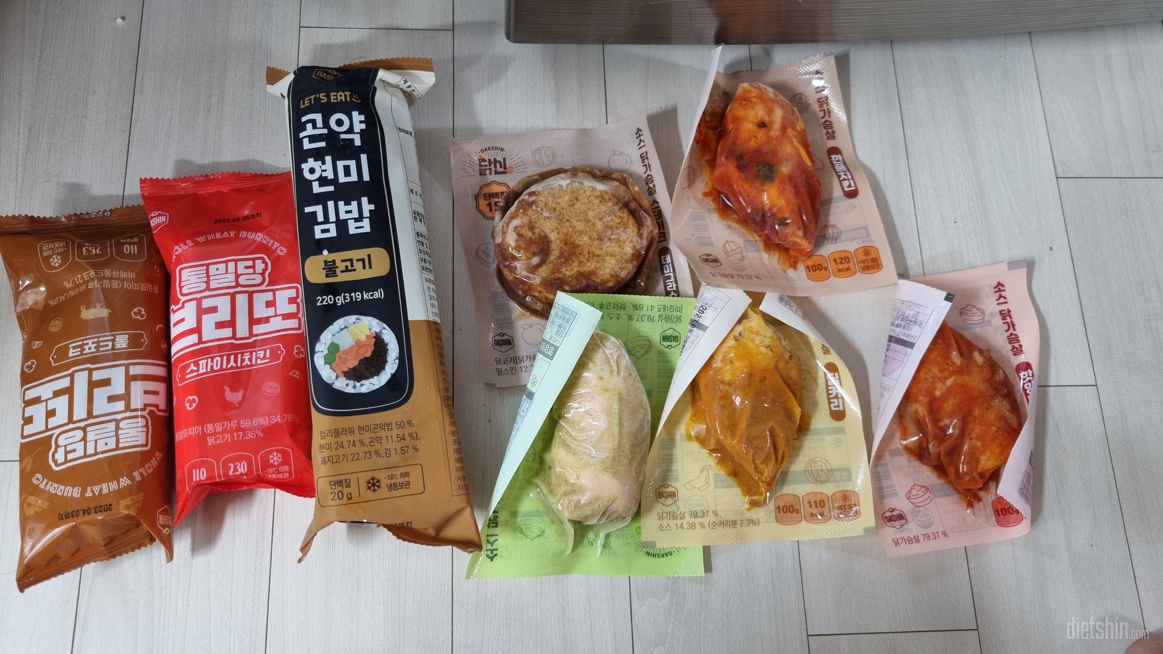 핫양념먹어봤는데 매콤하고 치킨먹고싶을