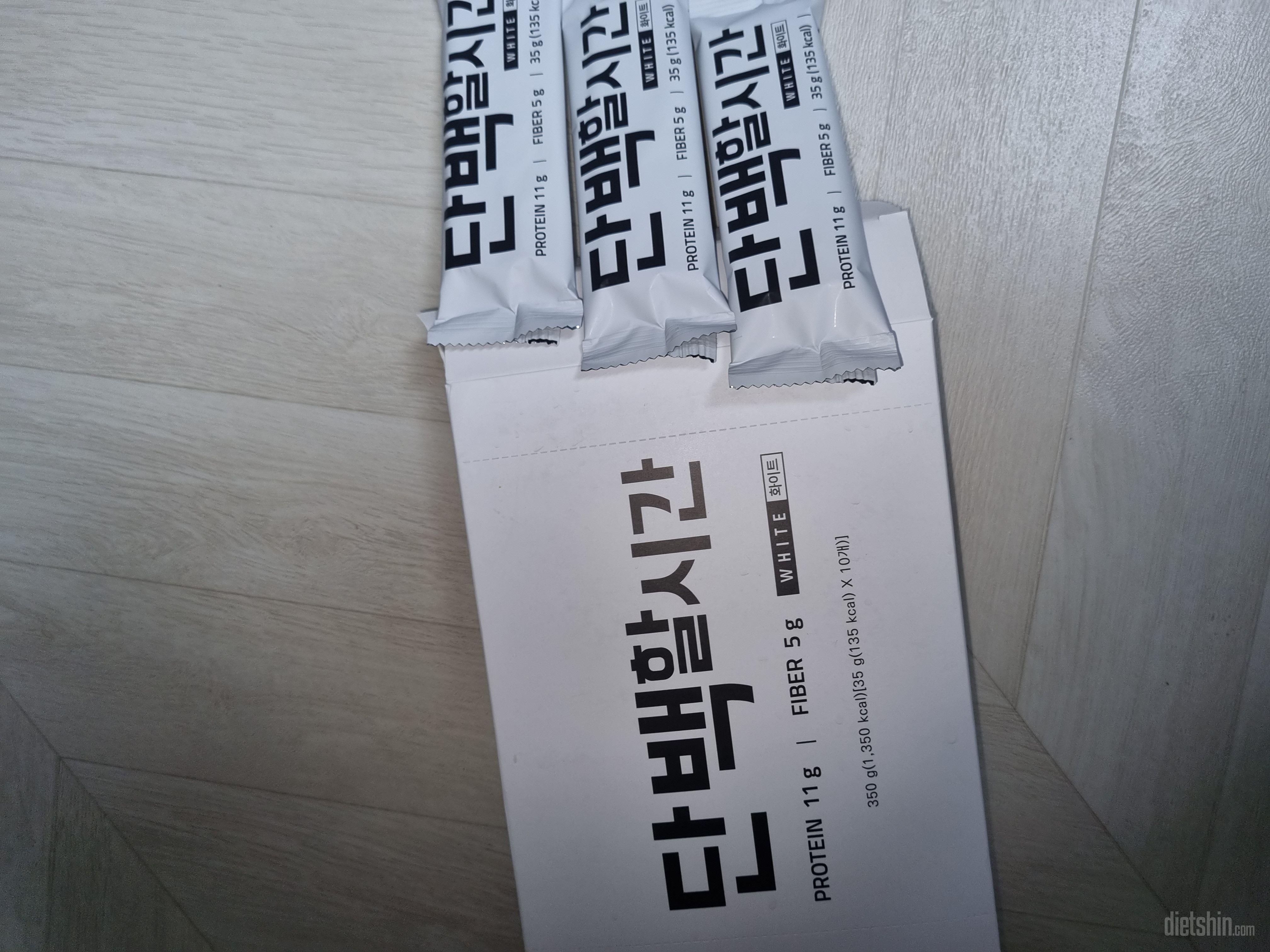 다른 과자에는 첨가물이 많이 들어서