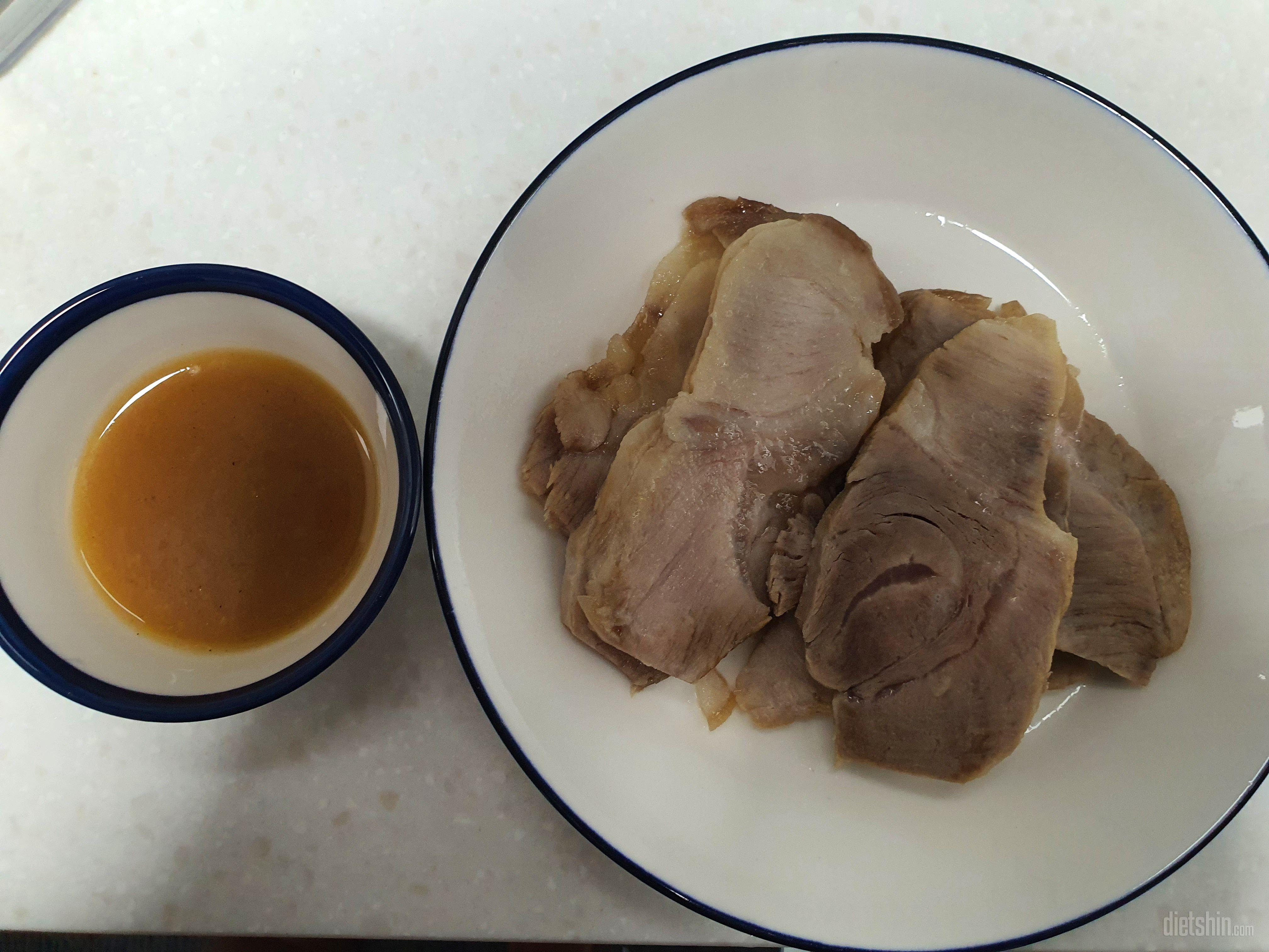 순살족발이 좋아해서 맛을 기대하고 먹