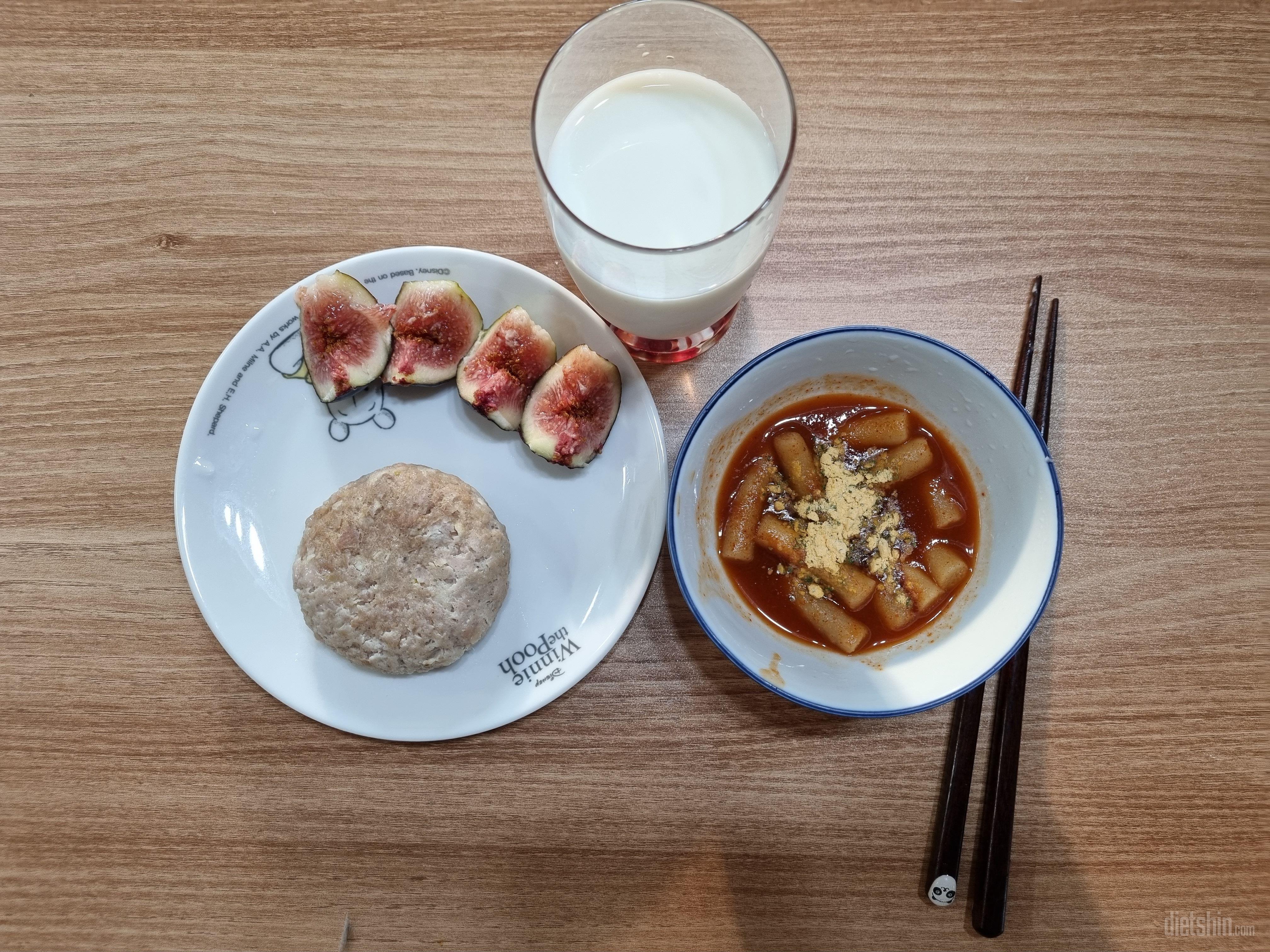 함박스테이크 좀 짜긴 한데 맛있어요