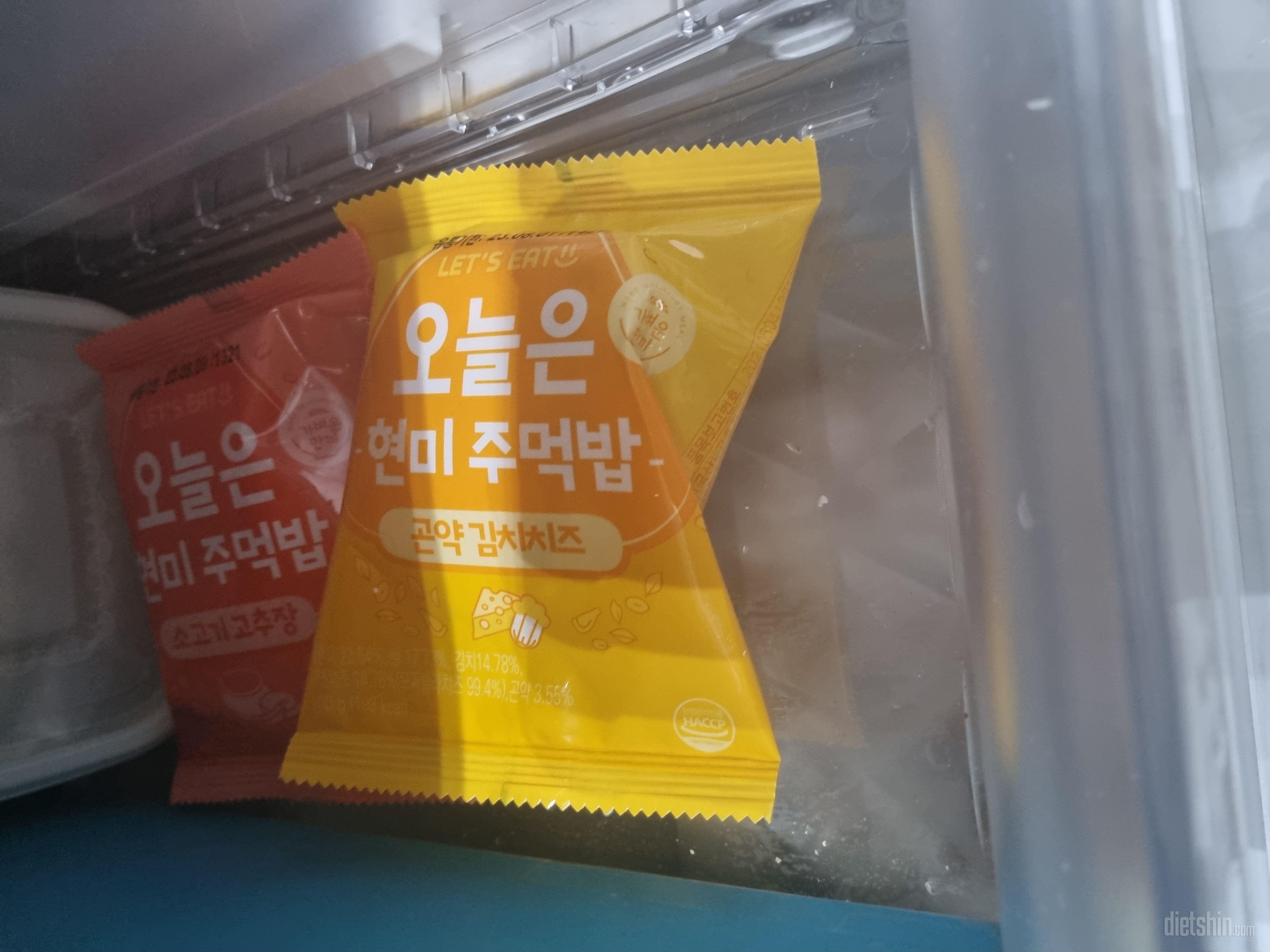 맛도 좋고 에프에 돌려서 먹으니 바삭