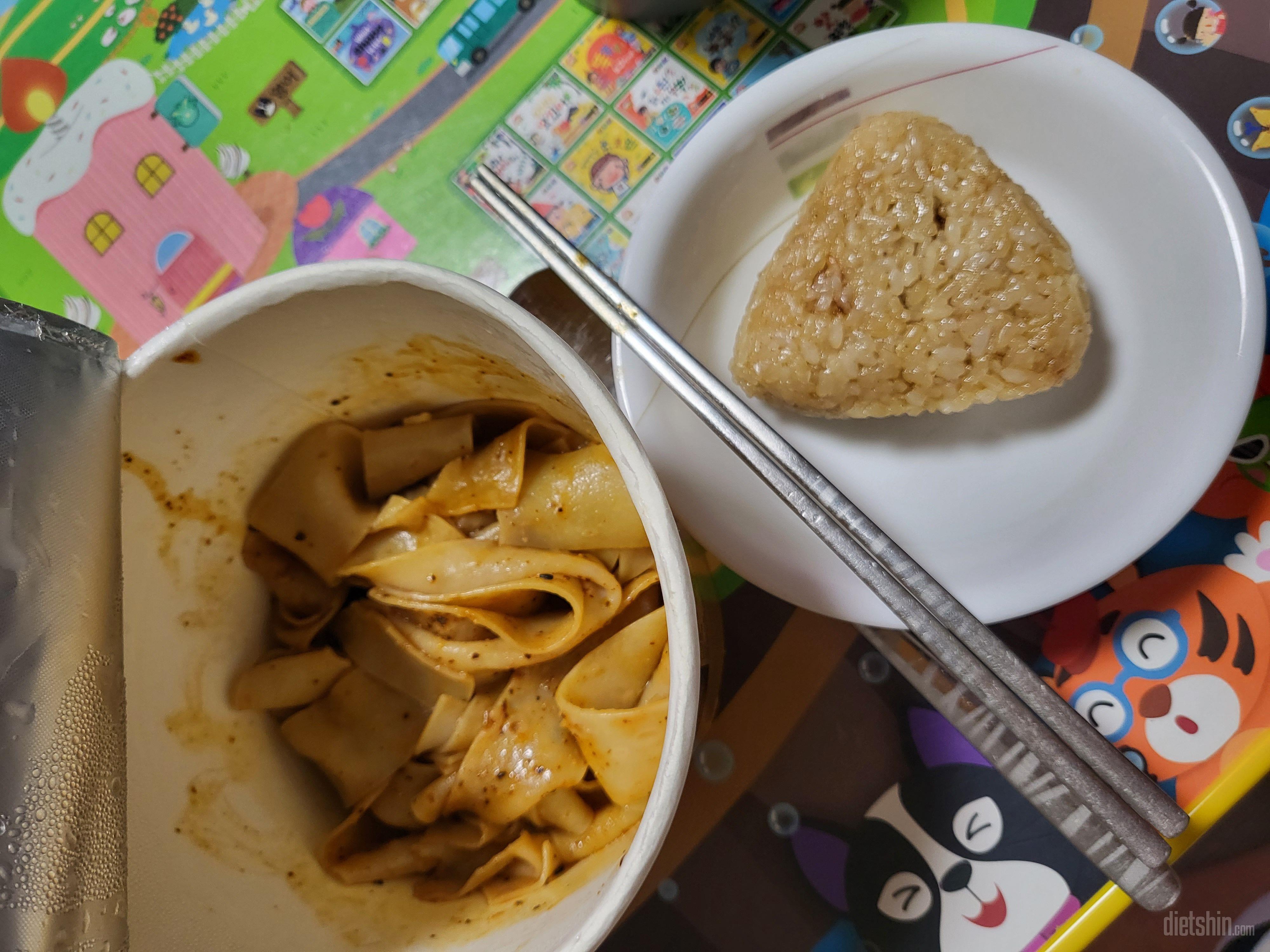 간편하게먹을수있고 맛도있어서 쟁여두고