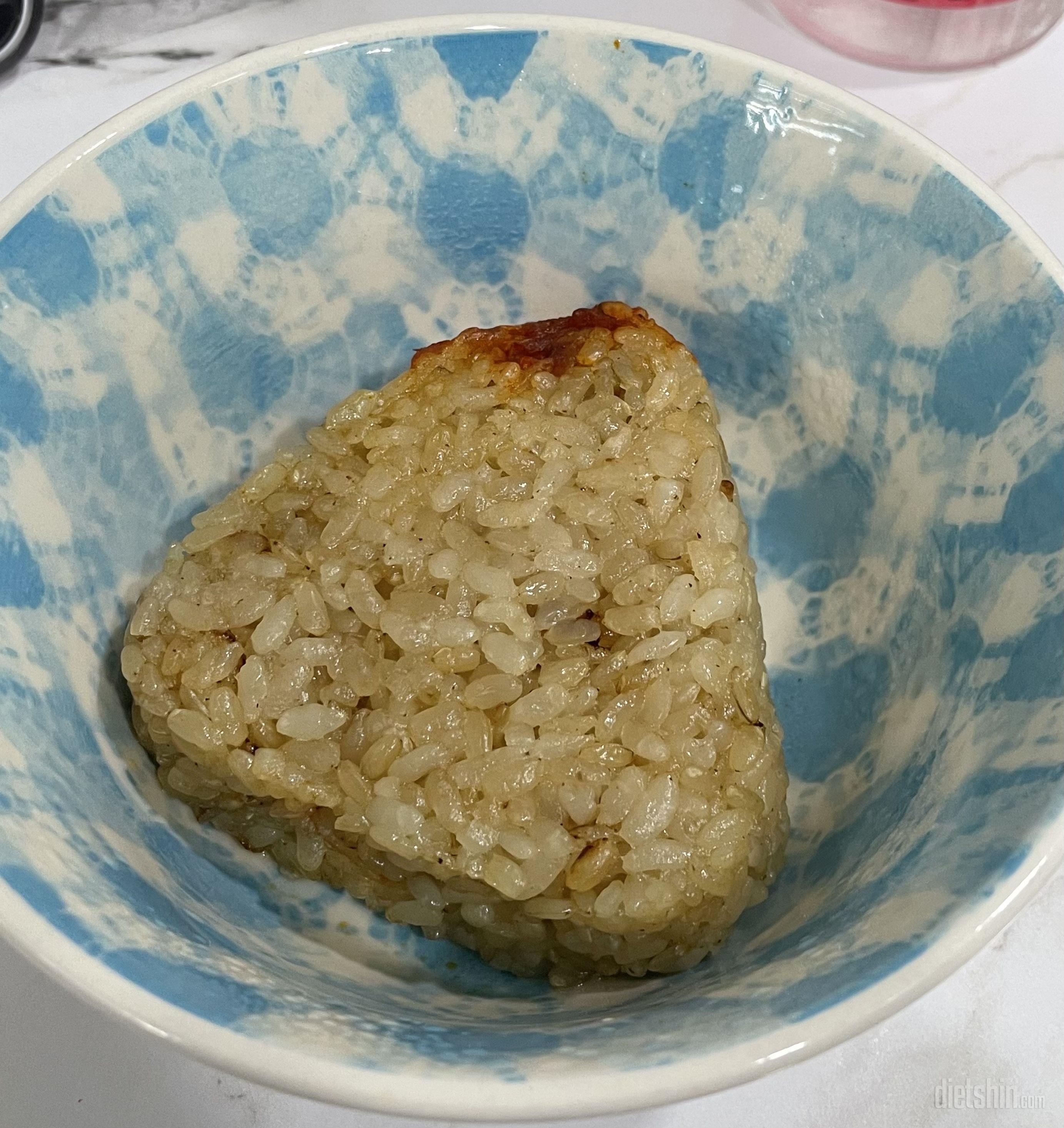 거의 매일 아침에 먹는 밥인데 간편하