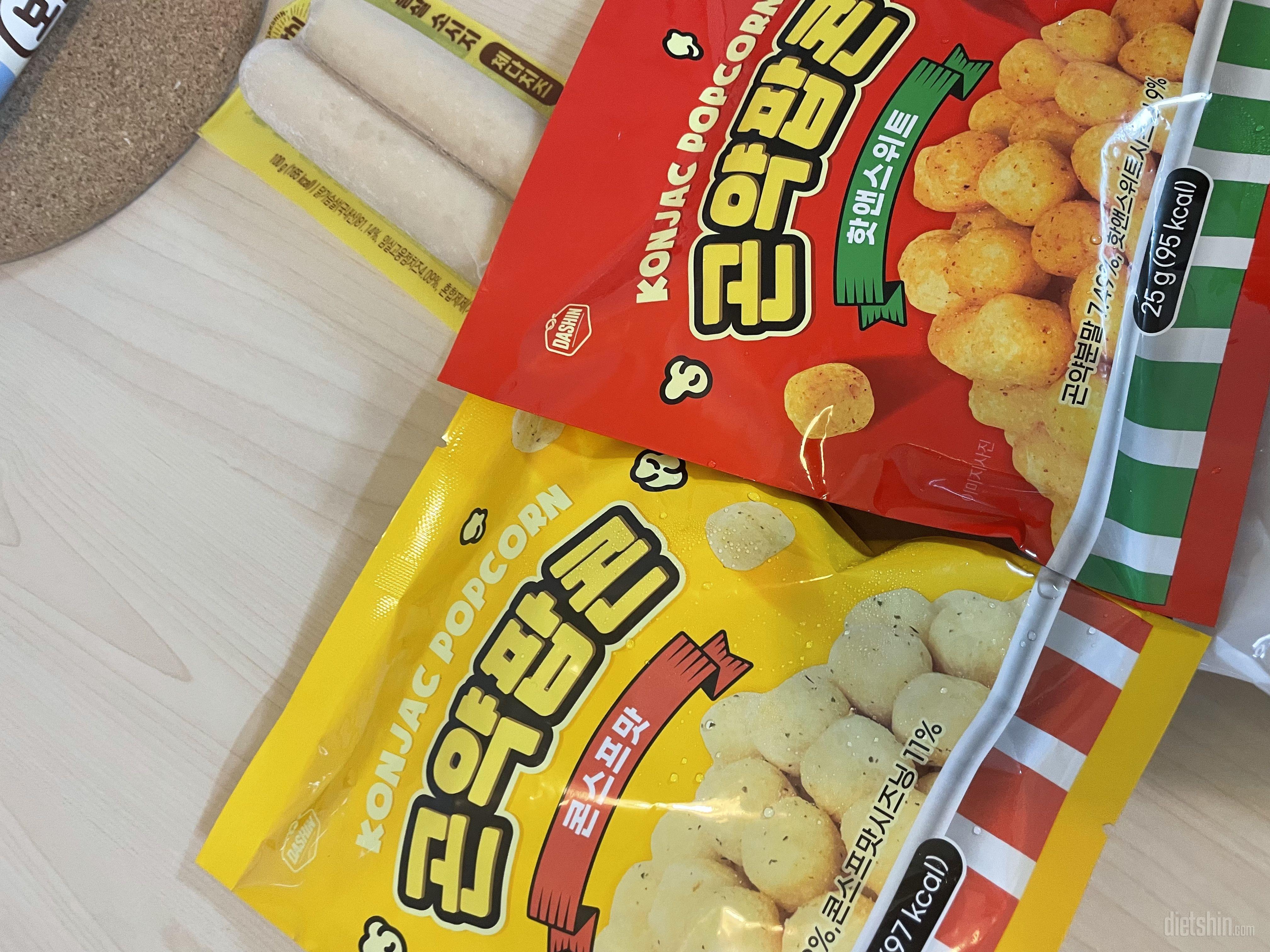 엌ㅋㅋㅋㅋ맛있네요 과자먹는 기붆ㅎㅎ
