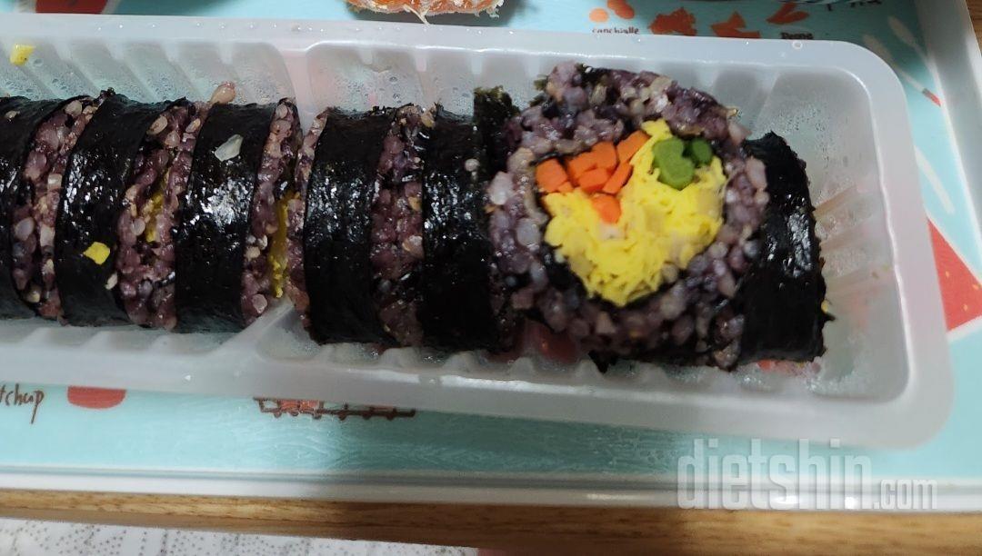 김밥 좋아하는데 간도 적당하고 맛있어
