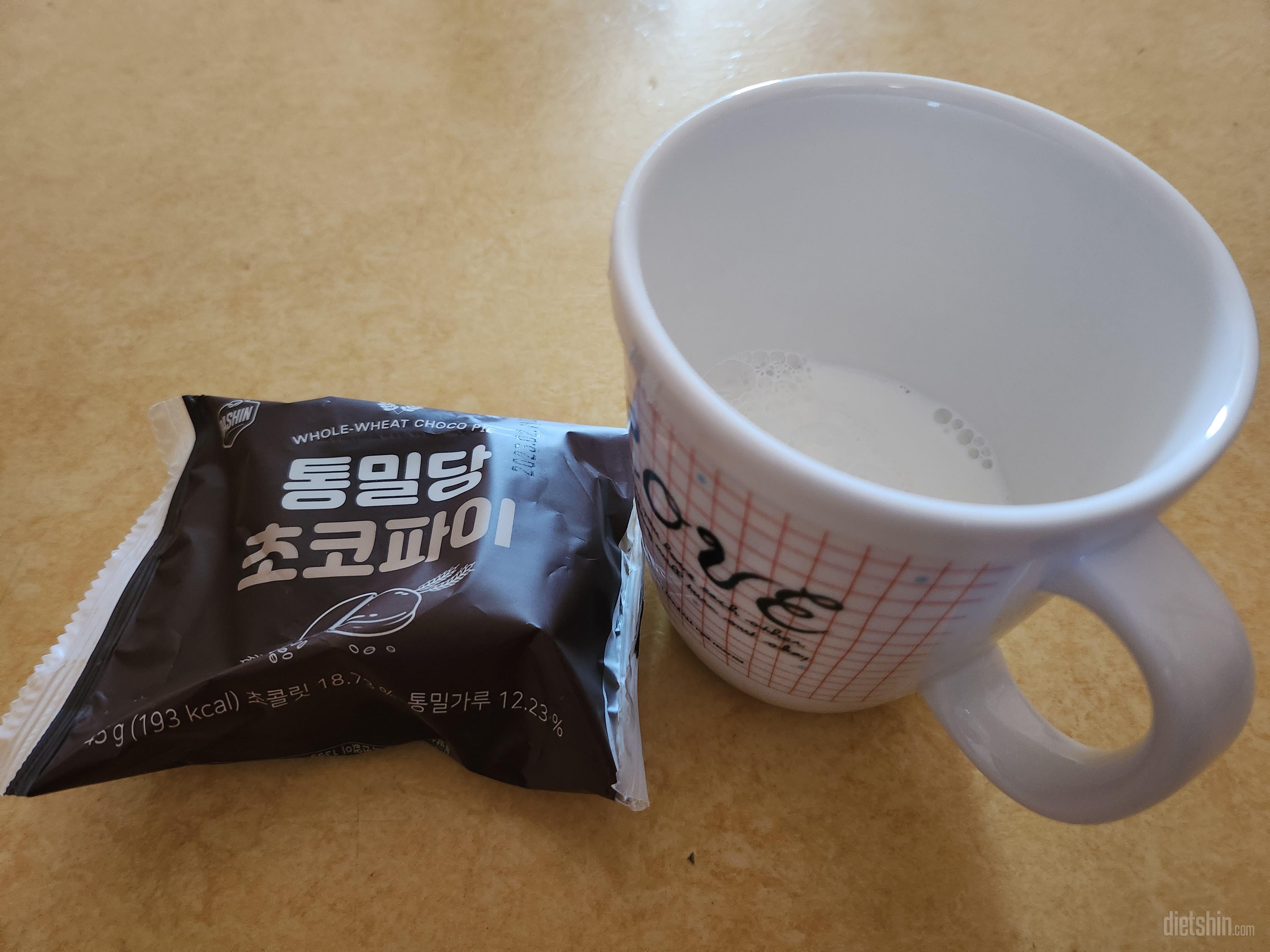 우유랑같이먹으면 맛있어요^^ 일반초코
