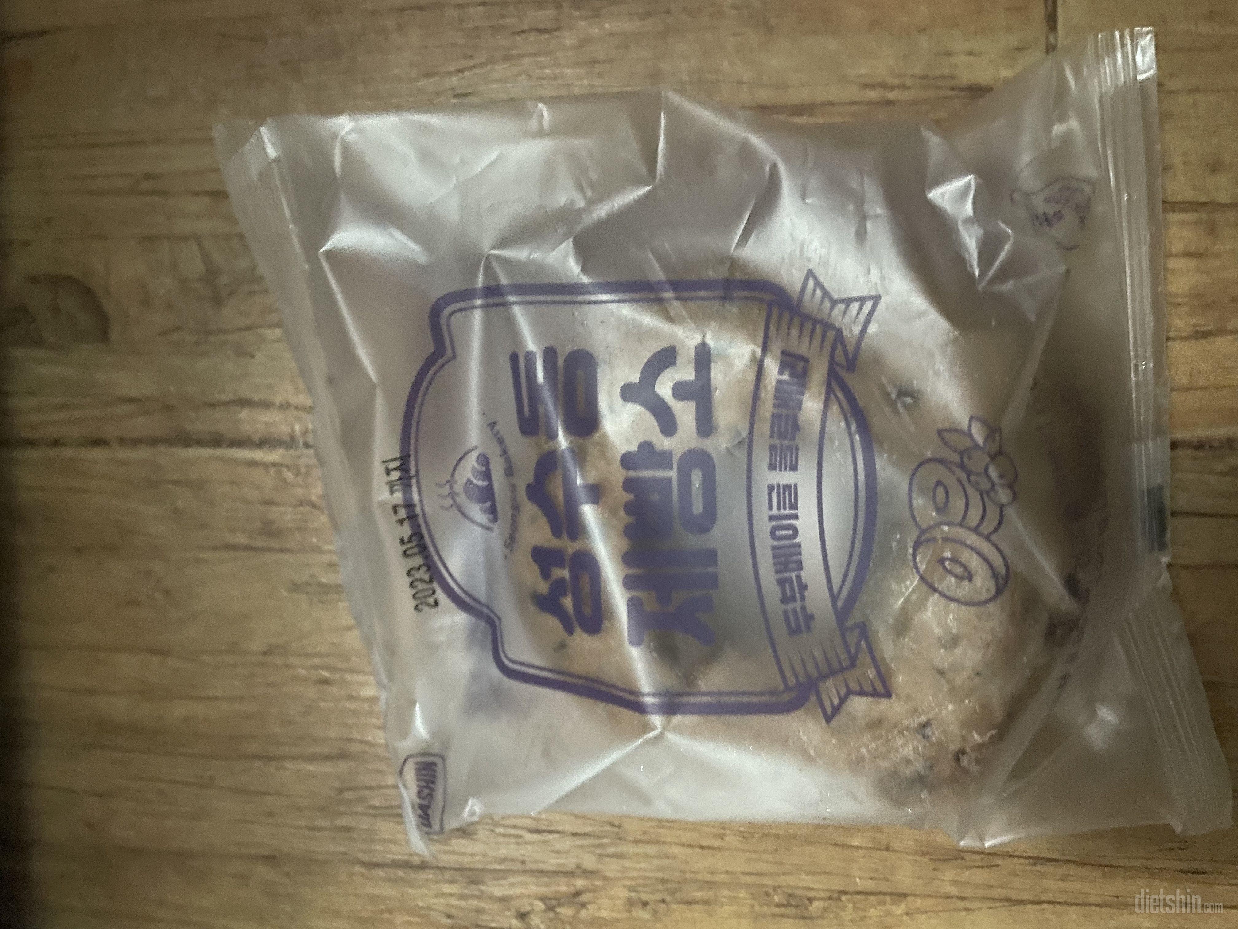 플레인이랑 블루베리 둘 다 먹어봤는데