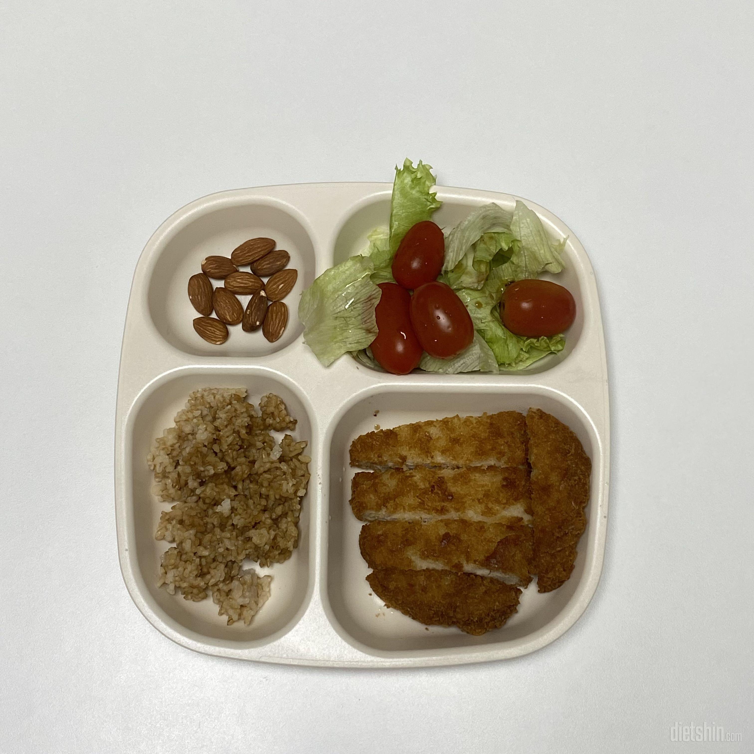 등심카츠 처음 먹어봤는데 맛있어요!!