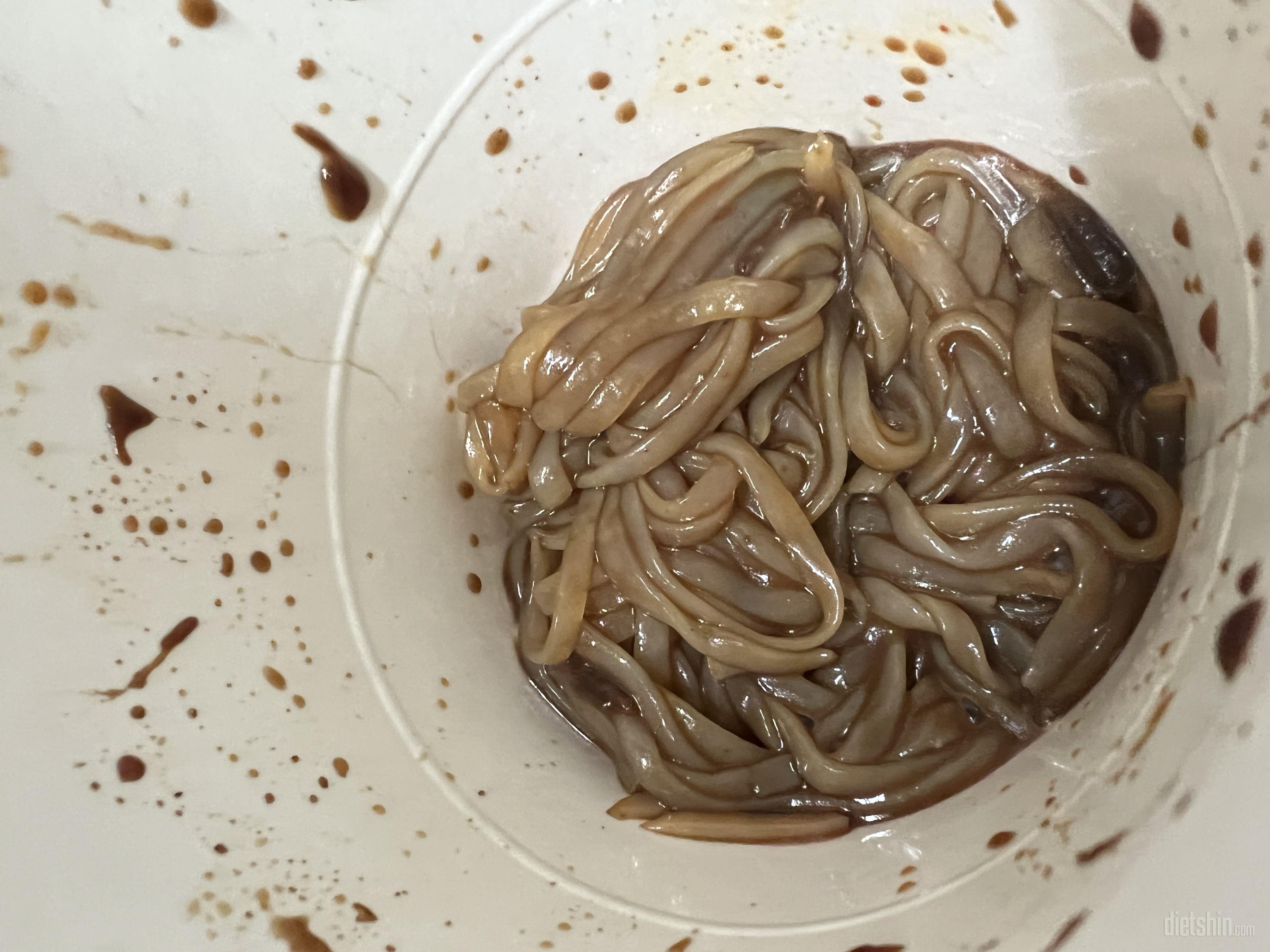 맛이 되게 특이해요 ㅋㅋㅋ 맛있고 칼