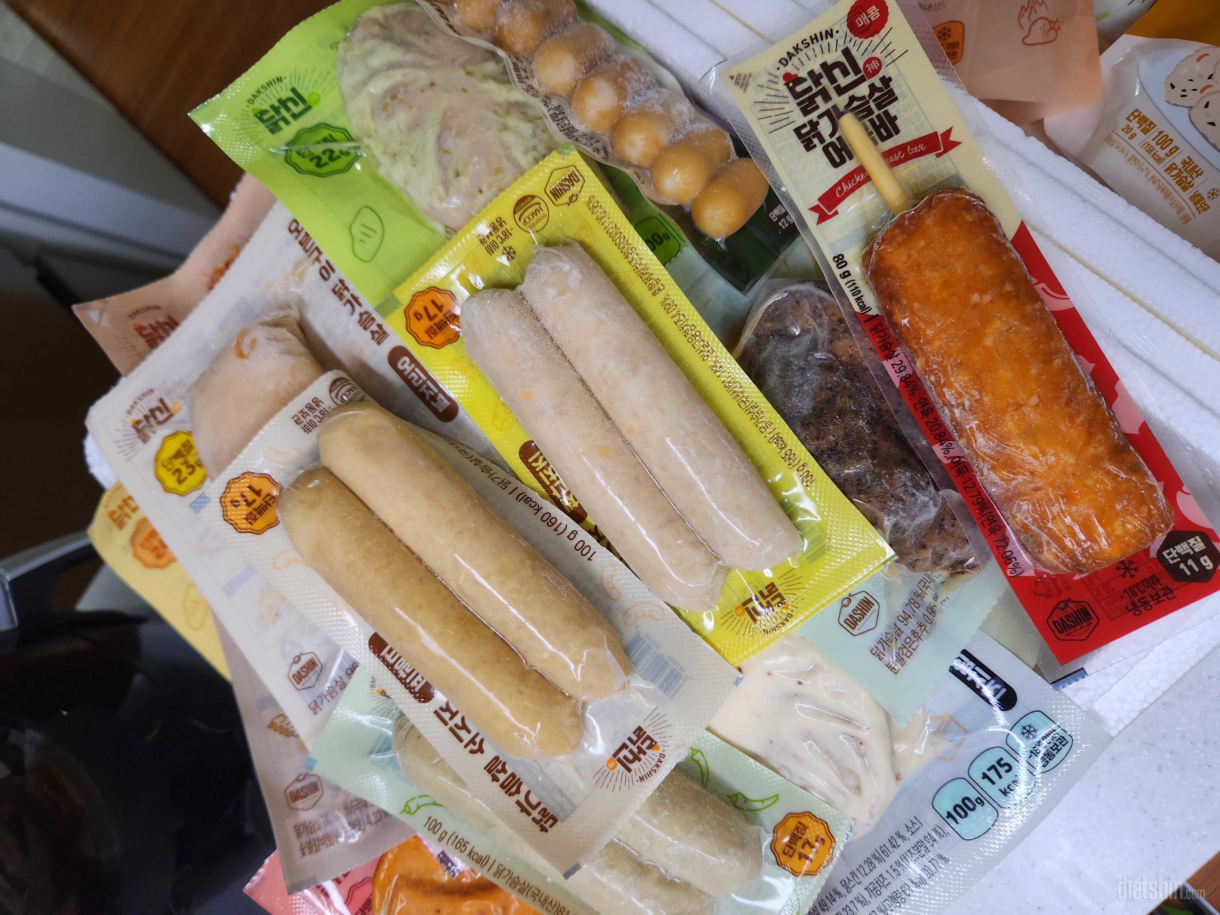 첫구매라 골고루 오는거 시켰어요.
