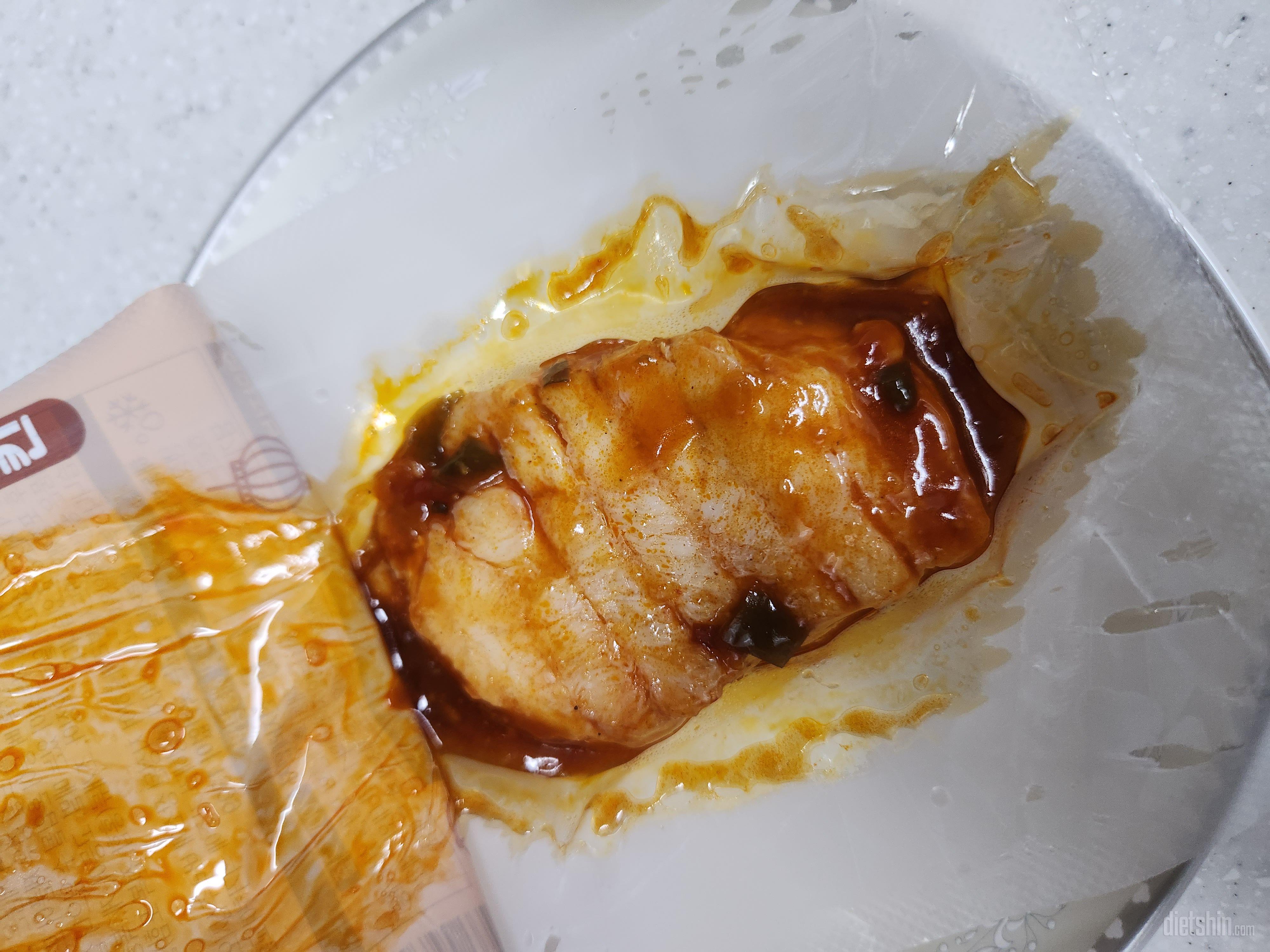 그냥 닭가슴살 먹다 지쳐서 샀는데
