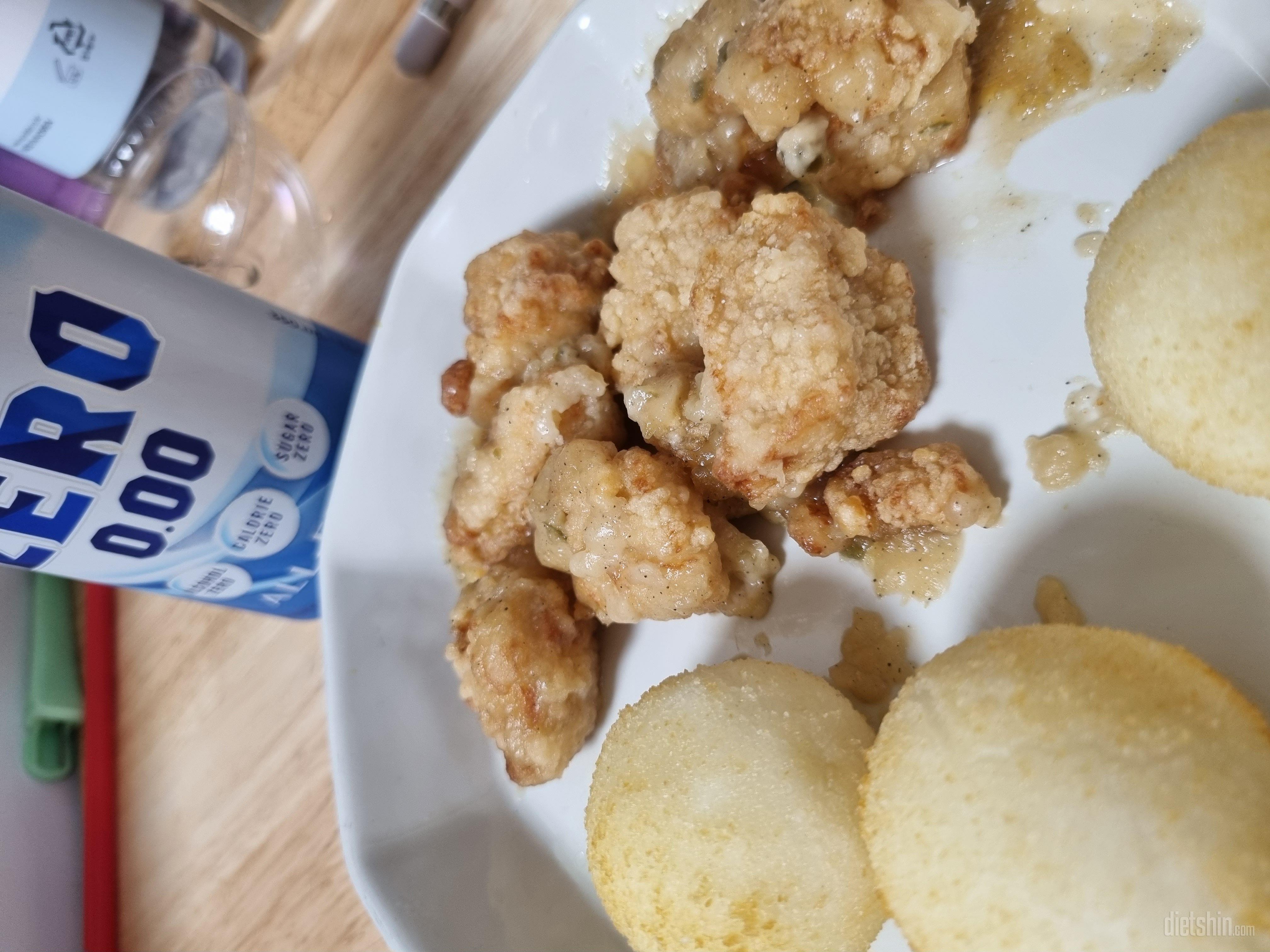 맛임ㅅ어요. 닭가슴살과 치킨맛이 오묘