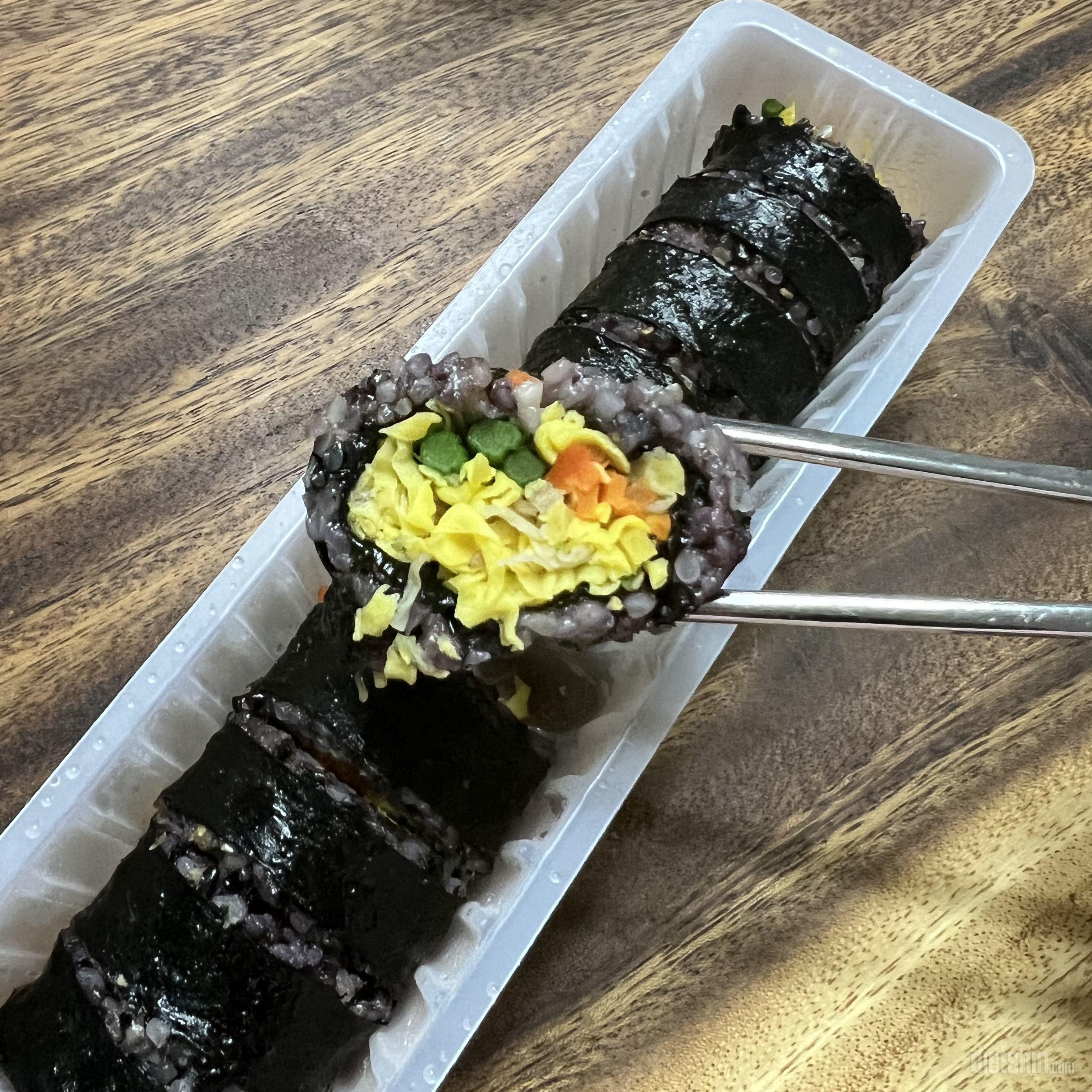 3가지 모두 먹어보았는데요 
김밥