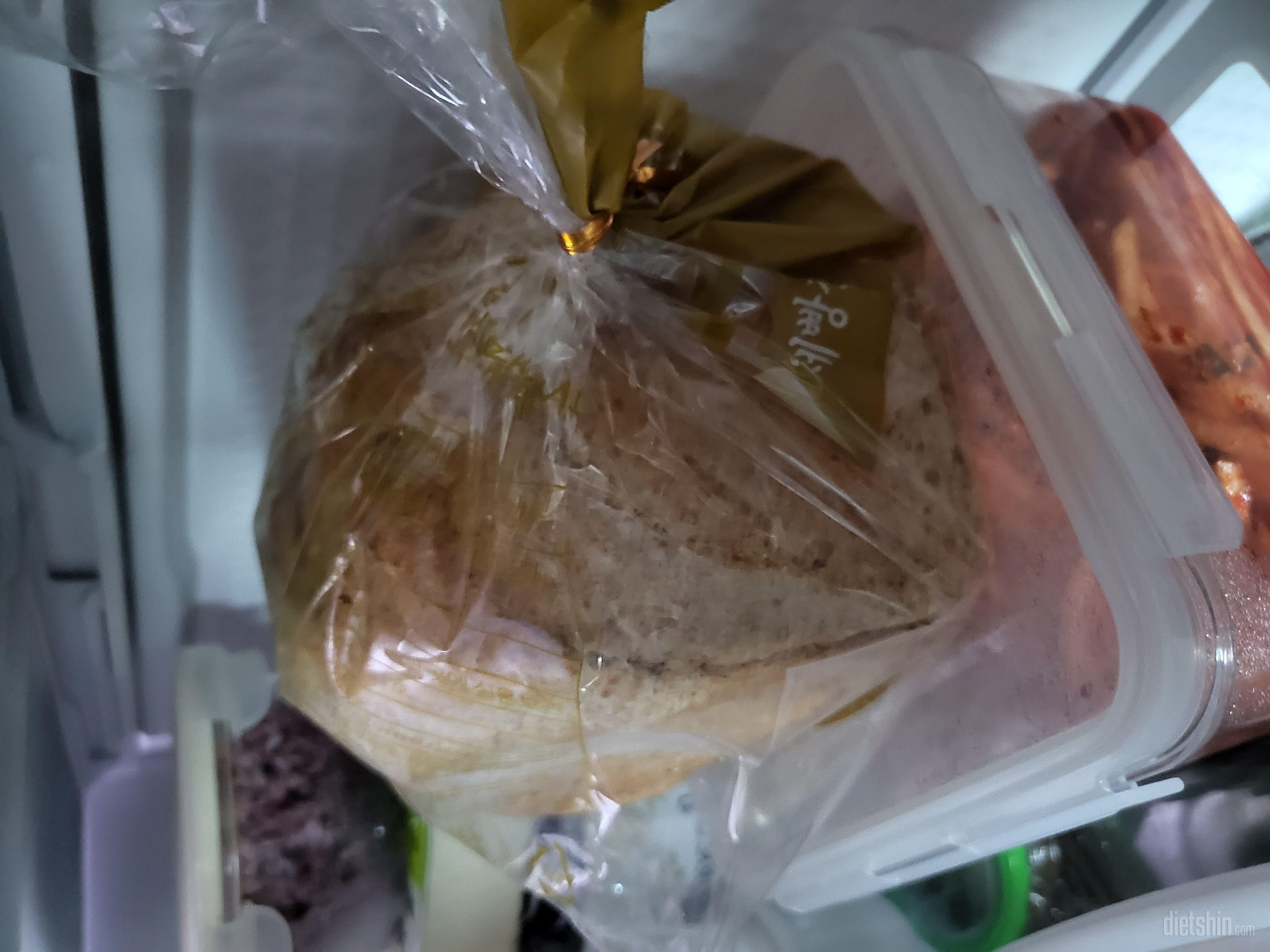 오늘 구워서 샌드위치를 만들어 먹었는