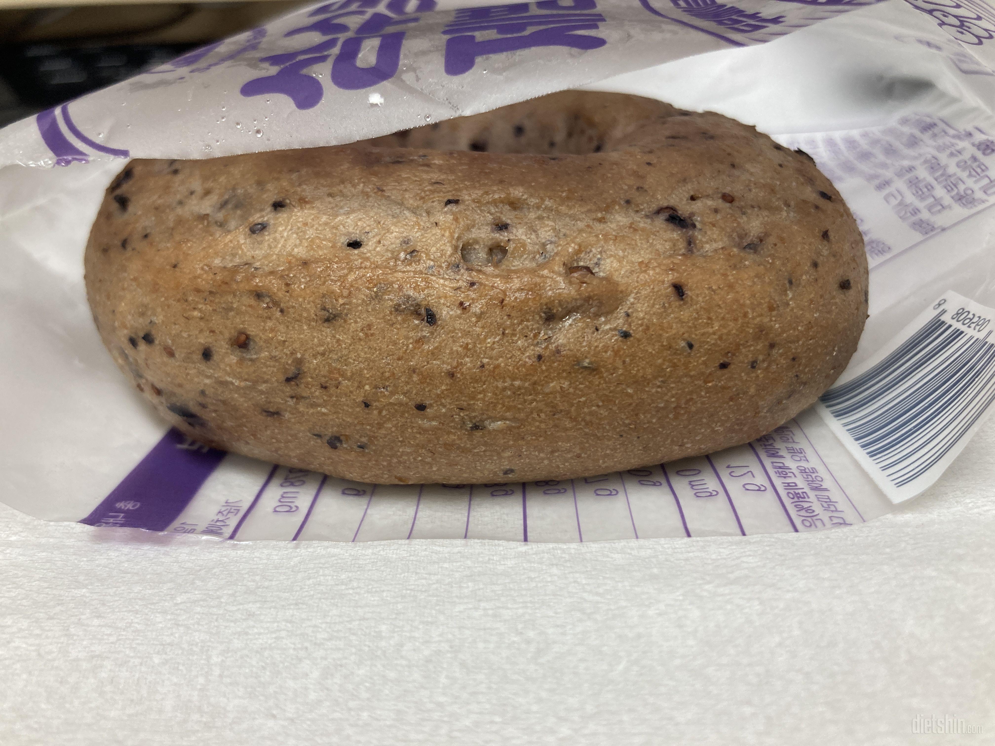 아침에 커피랑 빵 먹고 싶을 때가 많