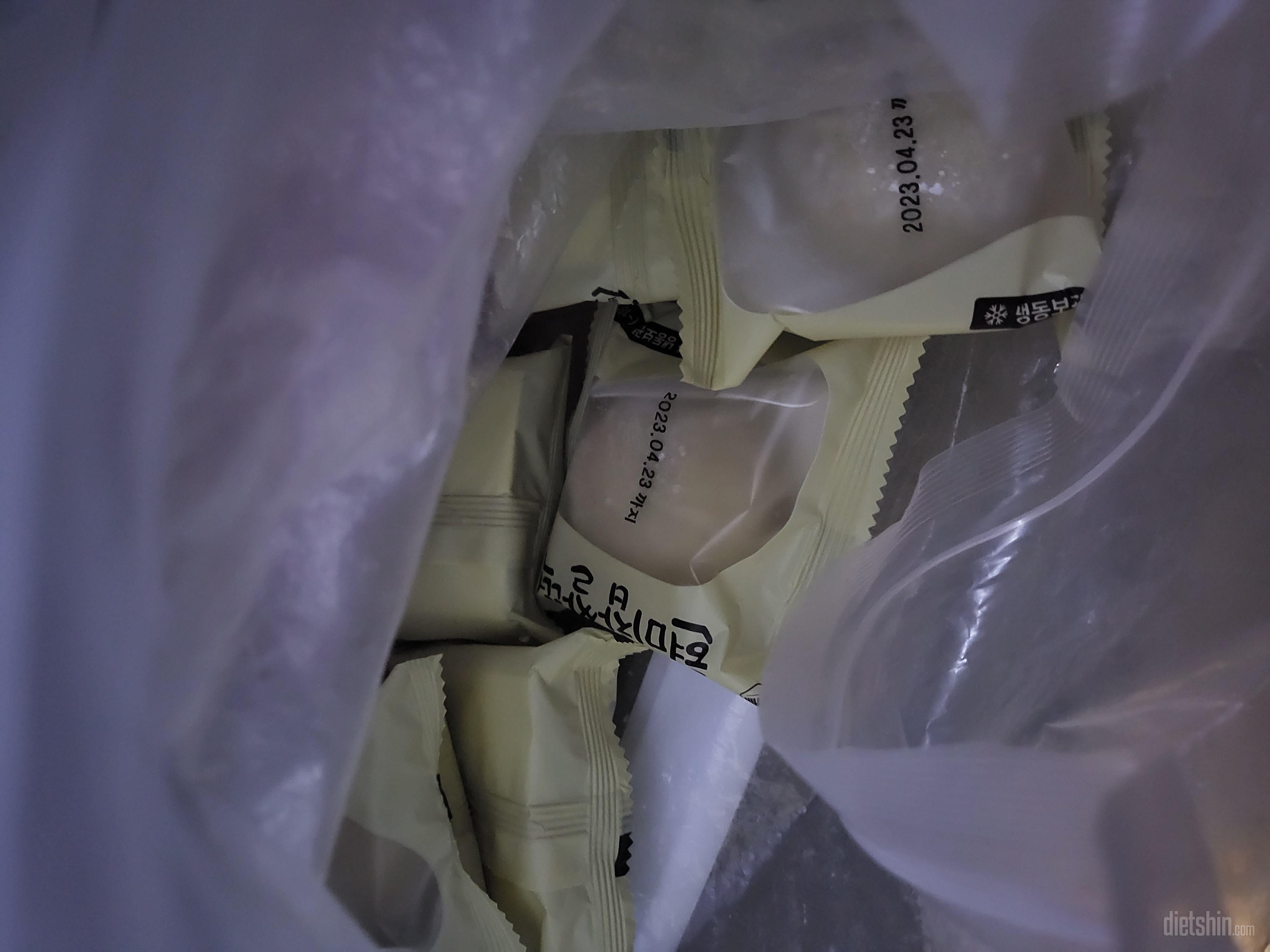 달지 않고 저는 맛있어요. 계속 주문