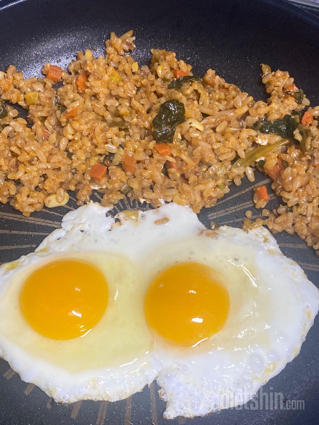 반숙+김 함께 먹으니 끝나네요^^